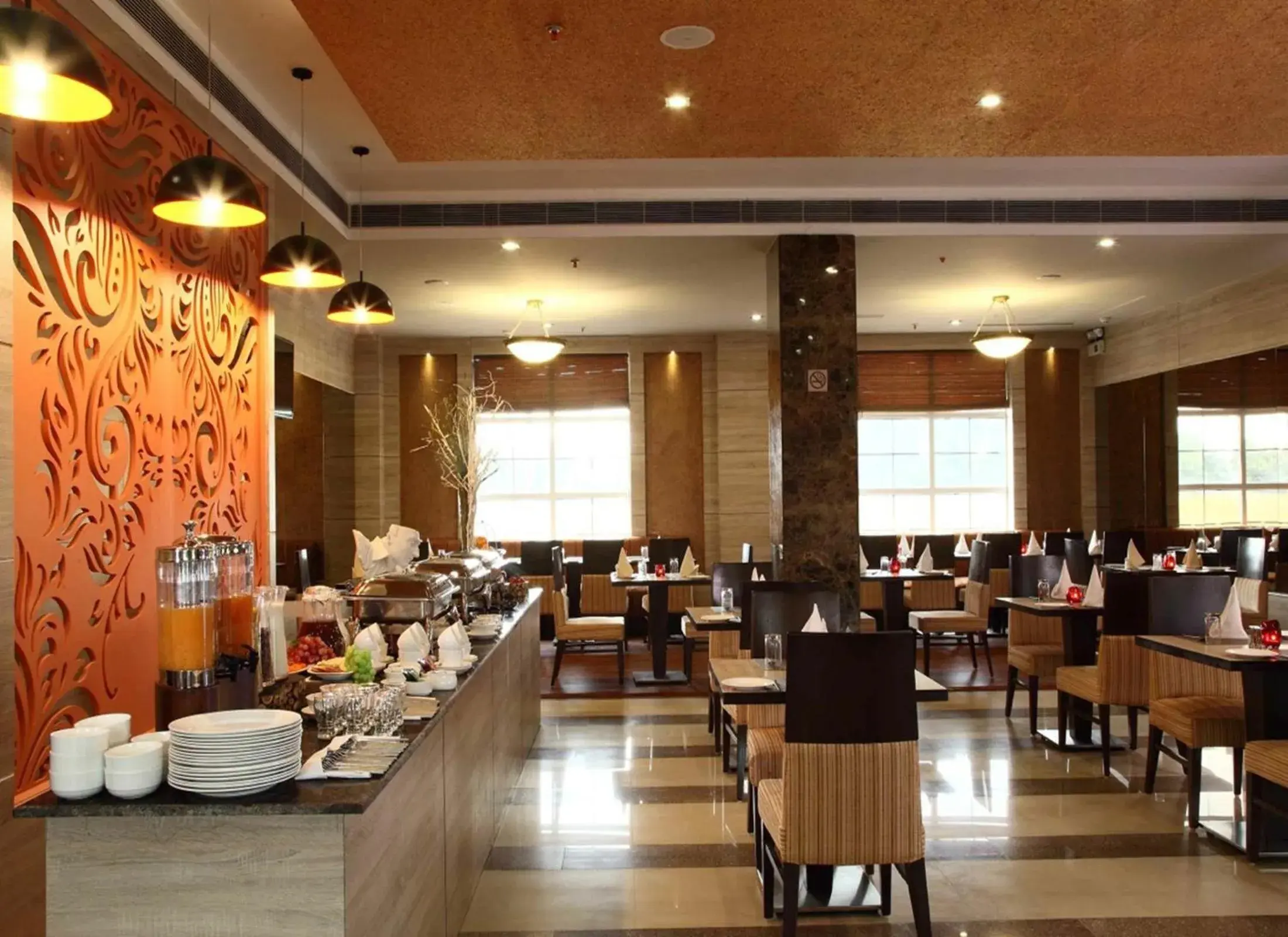 Restaurant/Places to Eat in Nidhivan Sarovar Portico