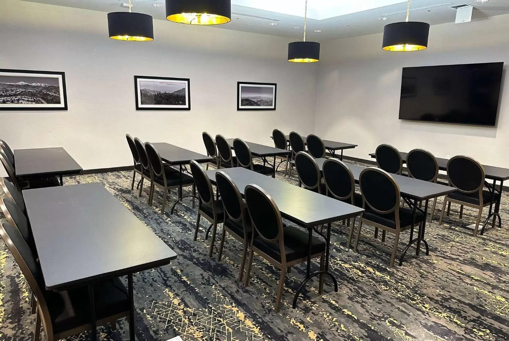 Meeting/conference room in La Quinta Inn & Suites by Wyndham Yucaipa