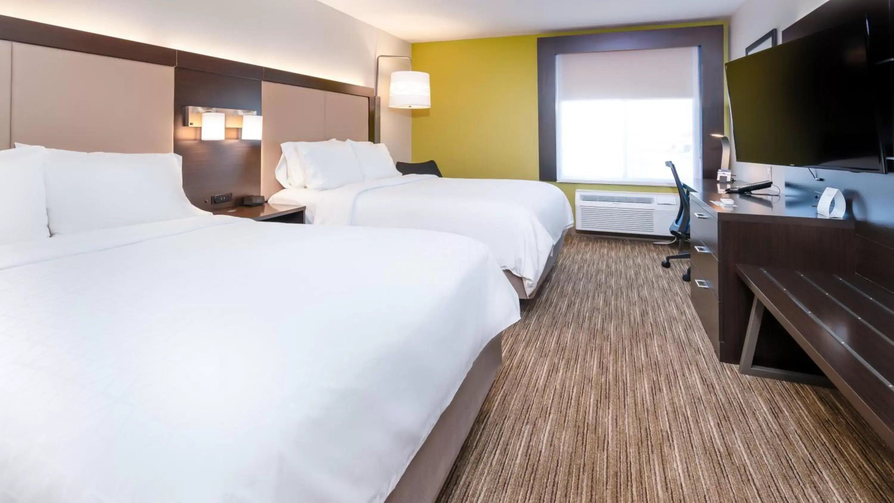 Photo of the whole room, Bed in Holiday Inn Express Hotel & Suites Coon Rapids - Blaine Area, an IHG Hotel