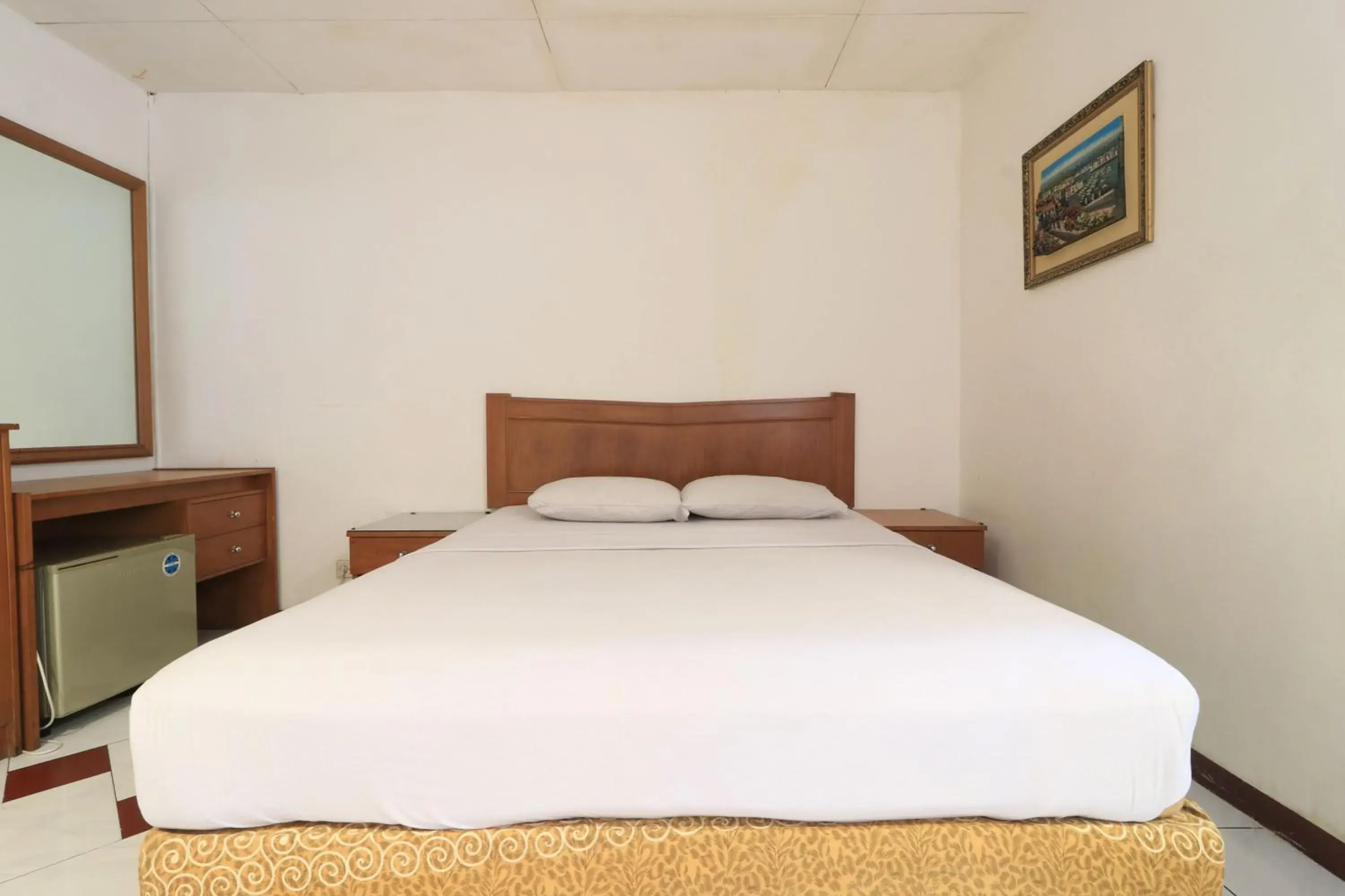 Photo of the whole room, Bed in Hotel Prapancha Jakarta