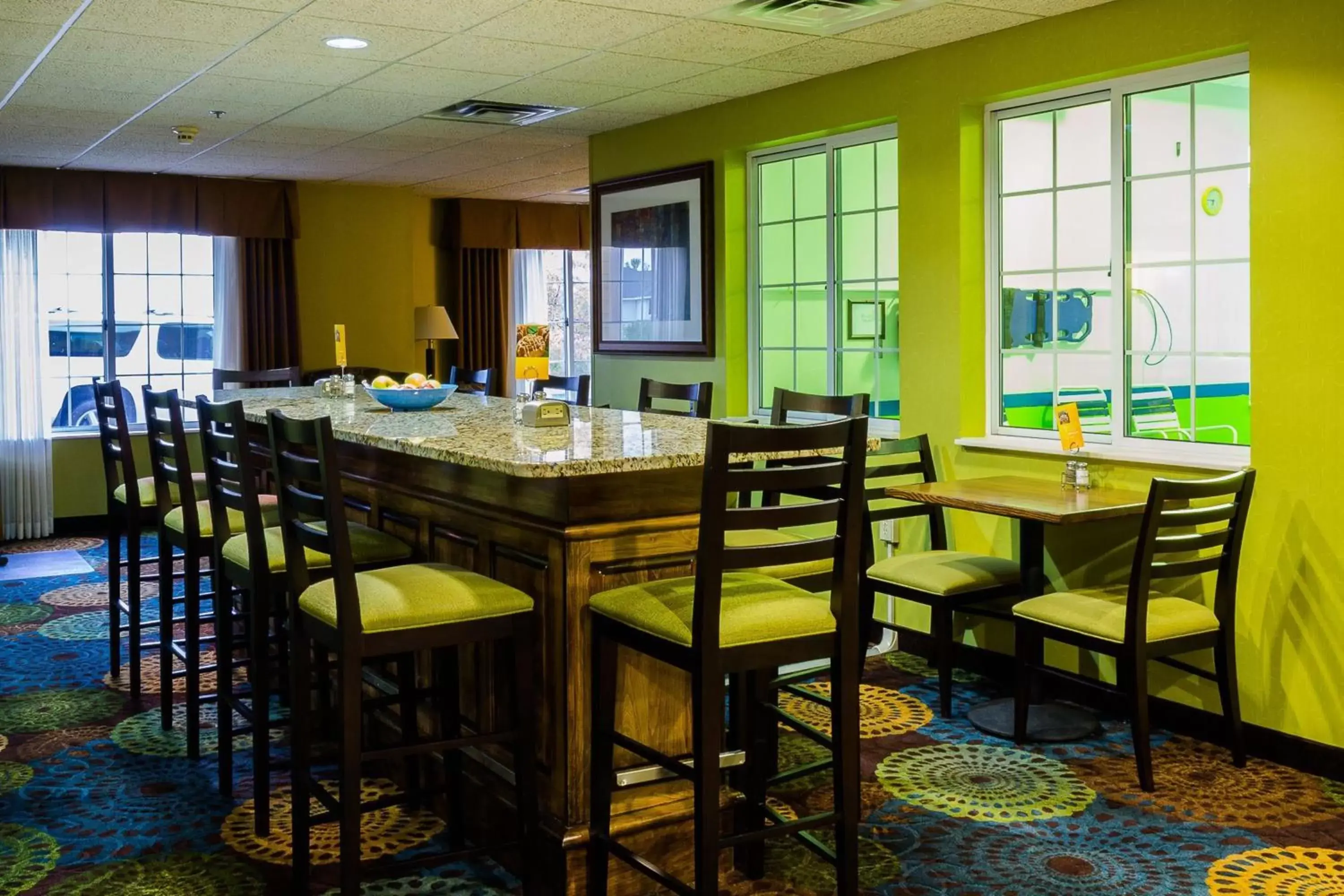 Breakfast, Restaurant/Places to Eat in Holiday Inn Express Hotel & Suites Acme-Traverse City, an IHG Hotel