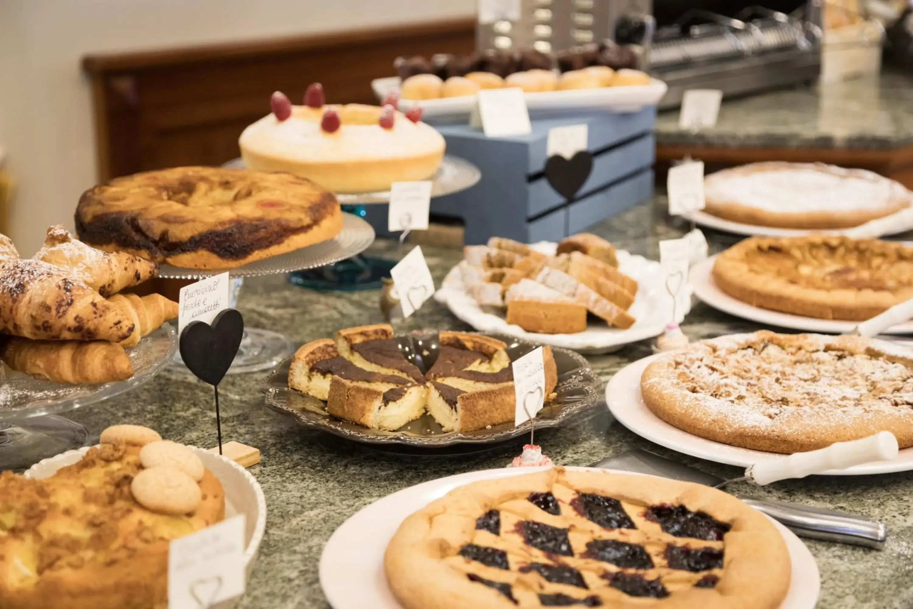 Buffet breakfast in Hotel Villa Tiziana