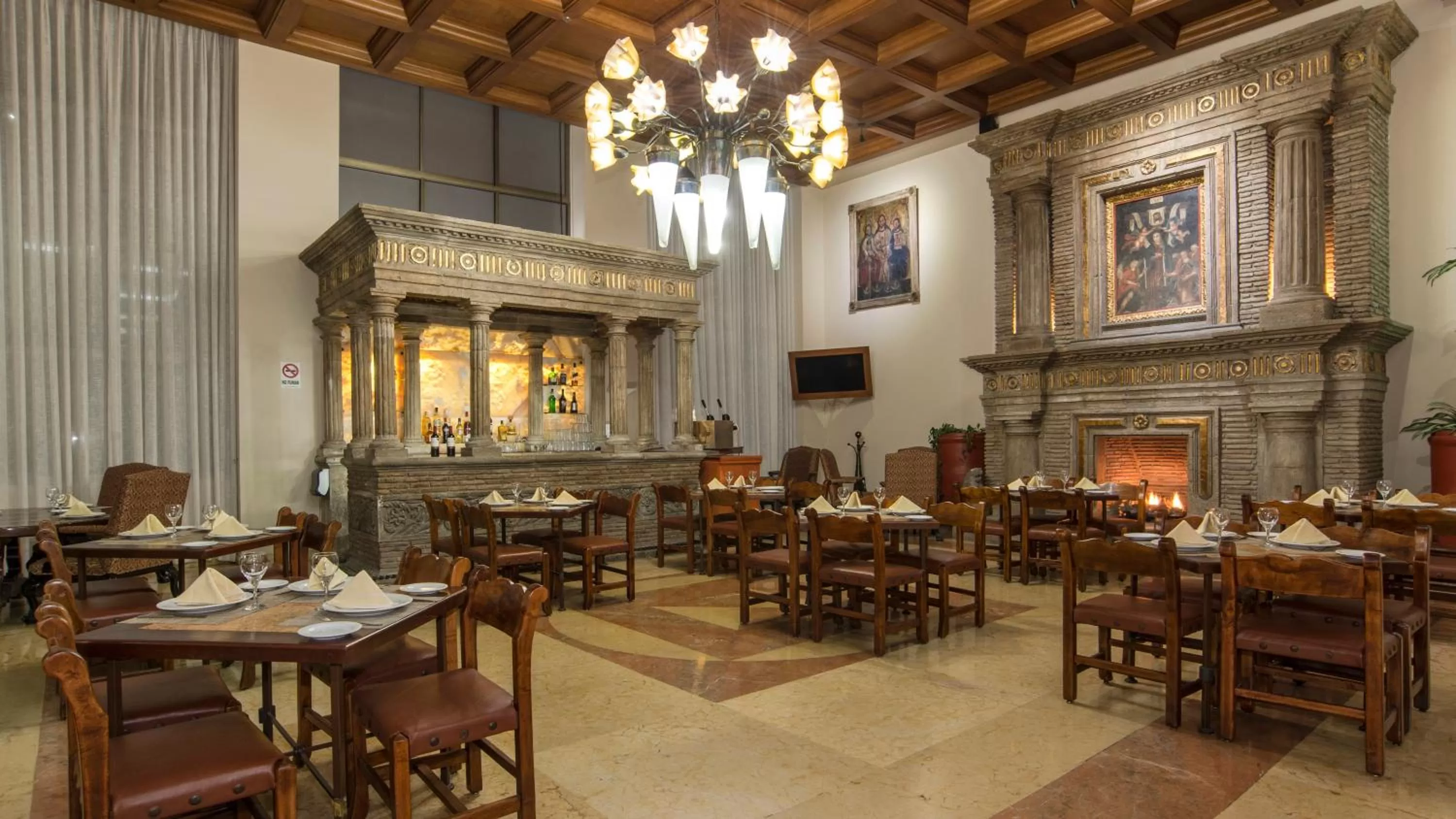 Lounge or bar in Holiday Inn & Suites Mexico Zona Reforma by IHG