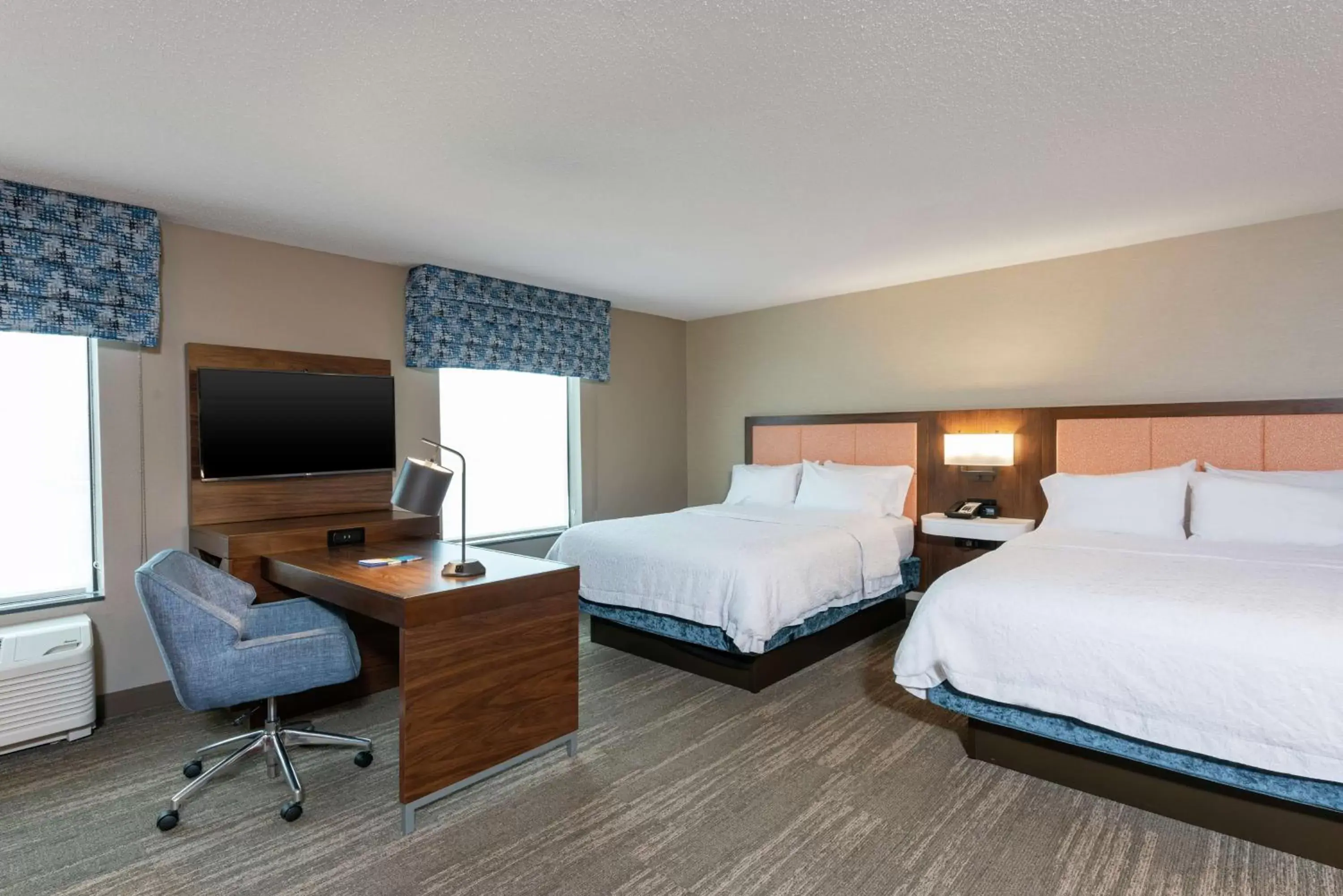 Bedroom, Bed in Hampton Inn & Suites Marshalltown