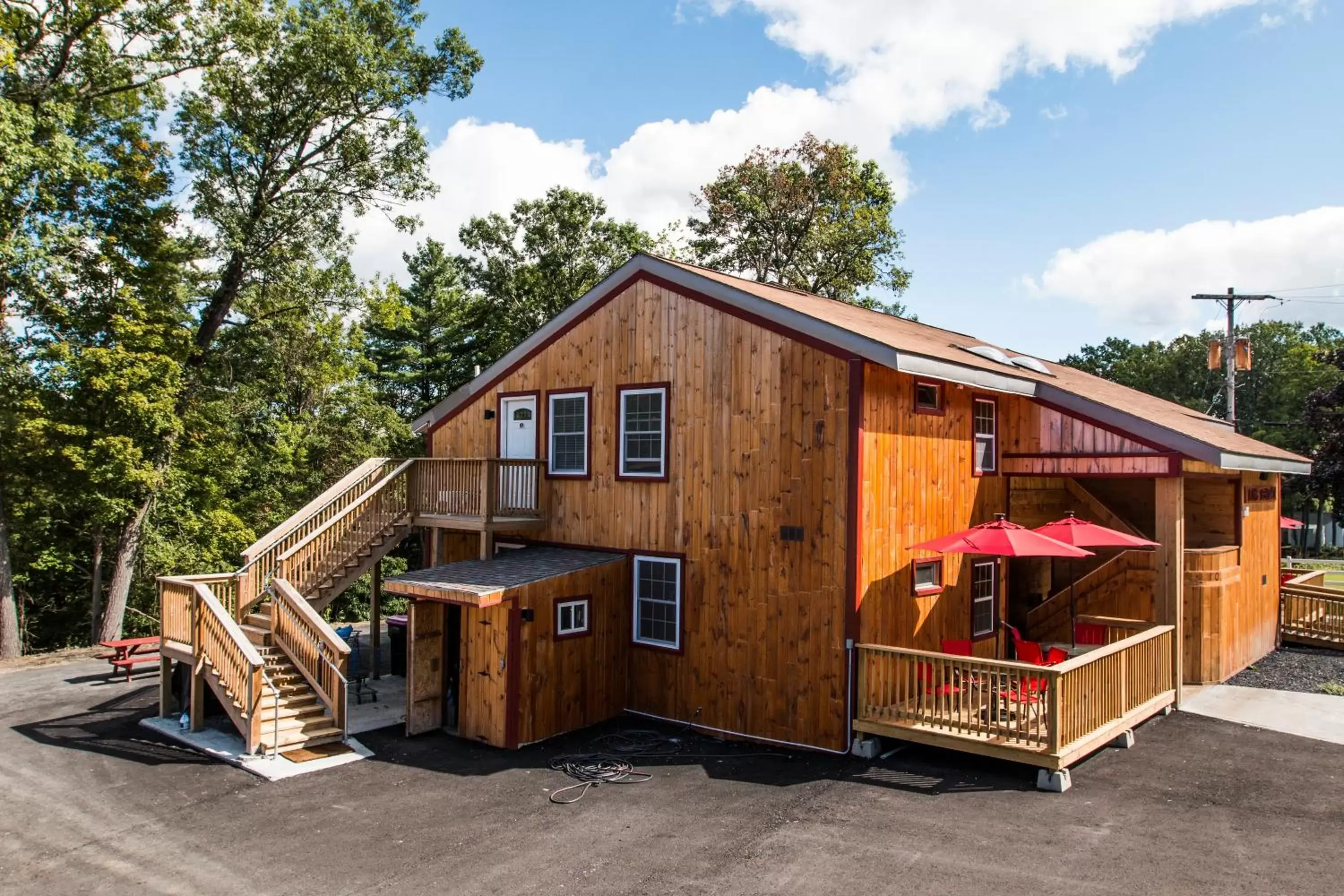 Property Building in King Hendrick Motel and Suites