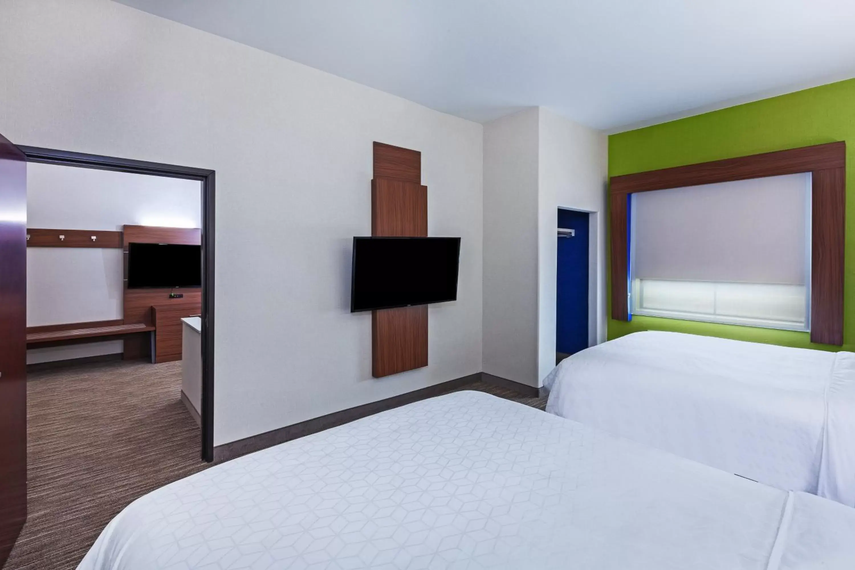 Bedroom, Bed in Holiday Inn Express & Suites Longview South I-20, an IHG Hotel