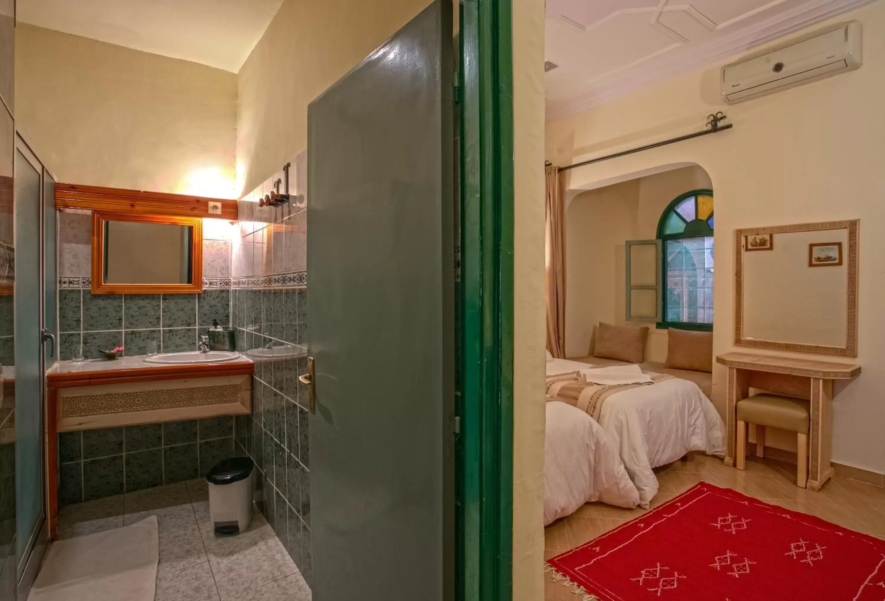 Bathroom in Kasbah Sirocco