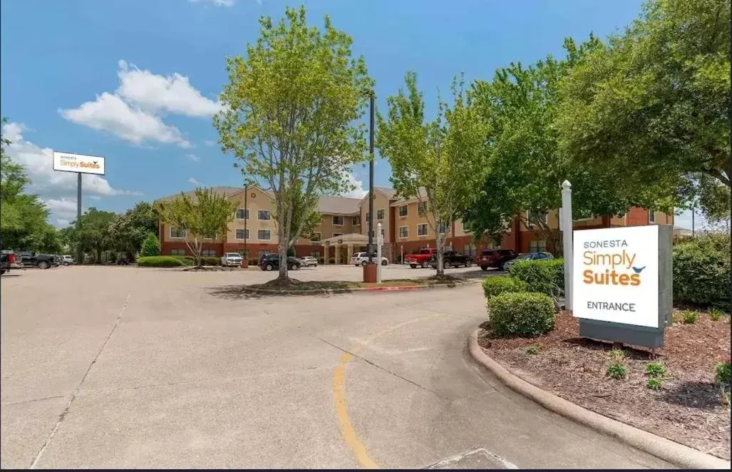 Property Logo/Sign in Sonesta Simply Suites Lafayette Airport