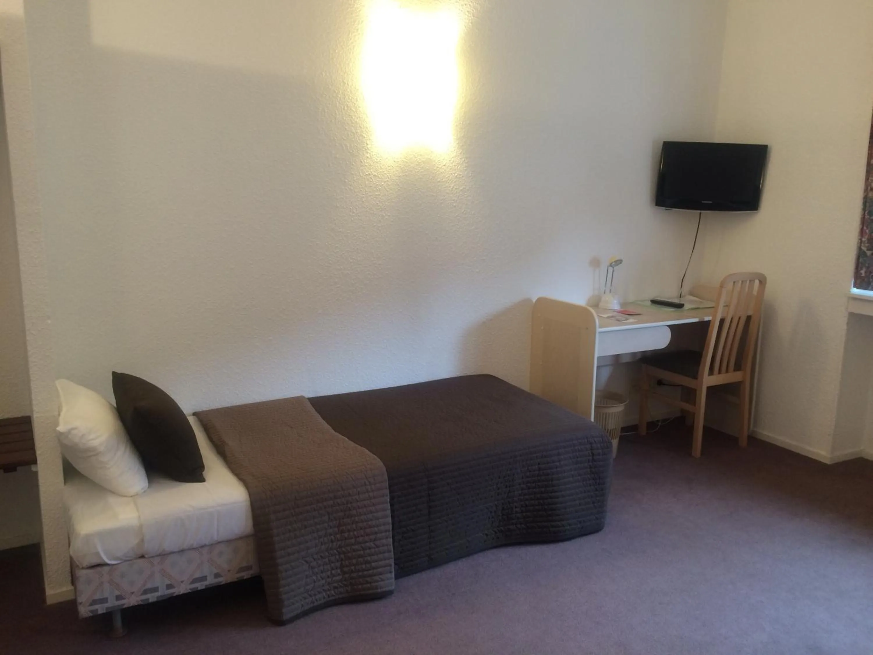 Bed in Anne De Beaujeu