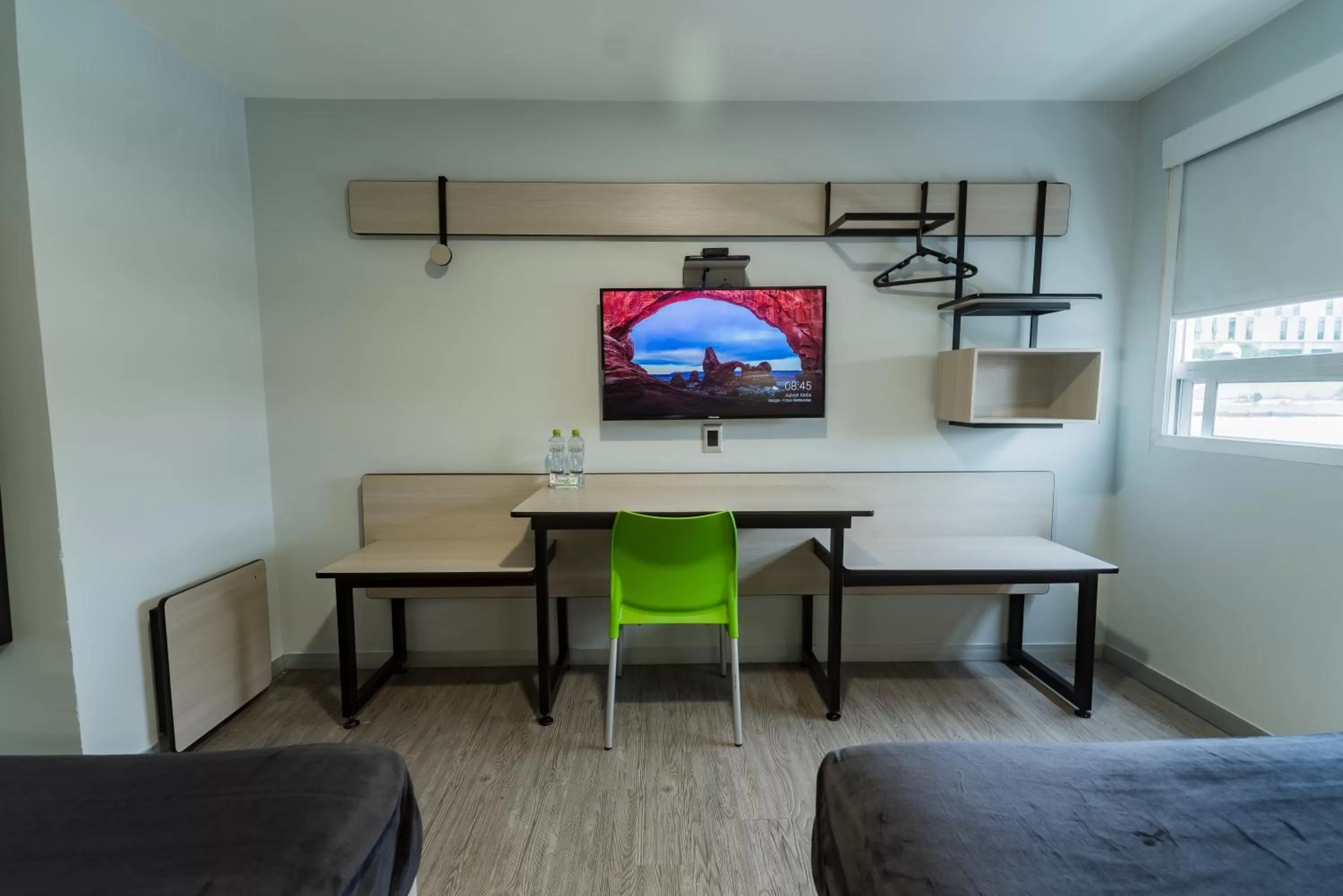 hair dresser in HOTEL LEMON GREEN -Zona Expo Frente al Centro de Convenciones