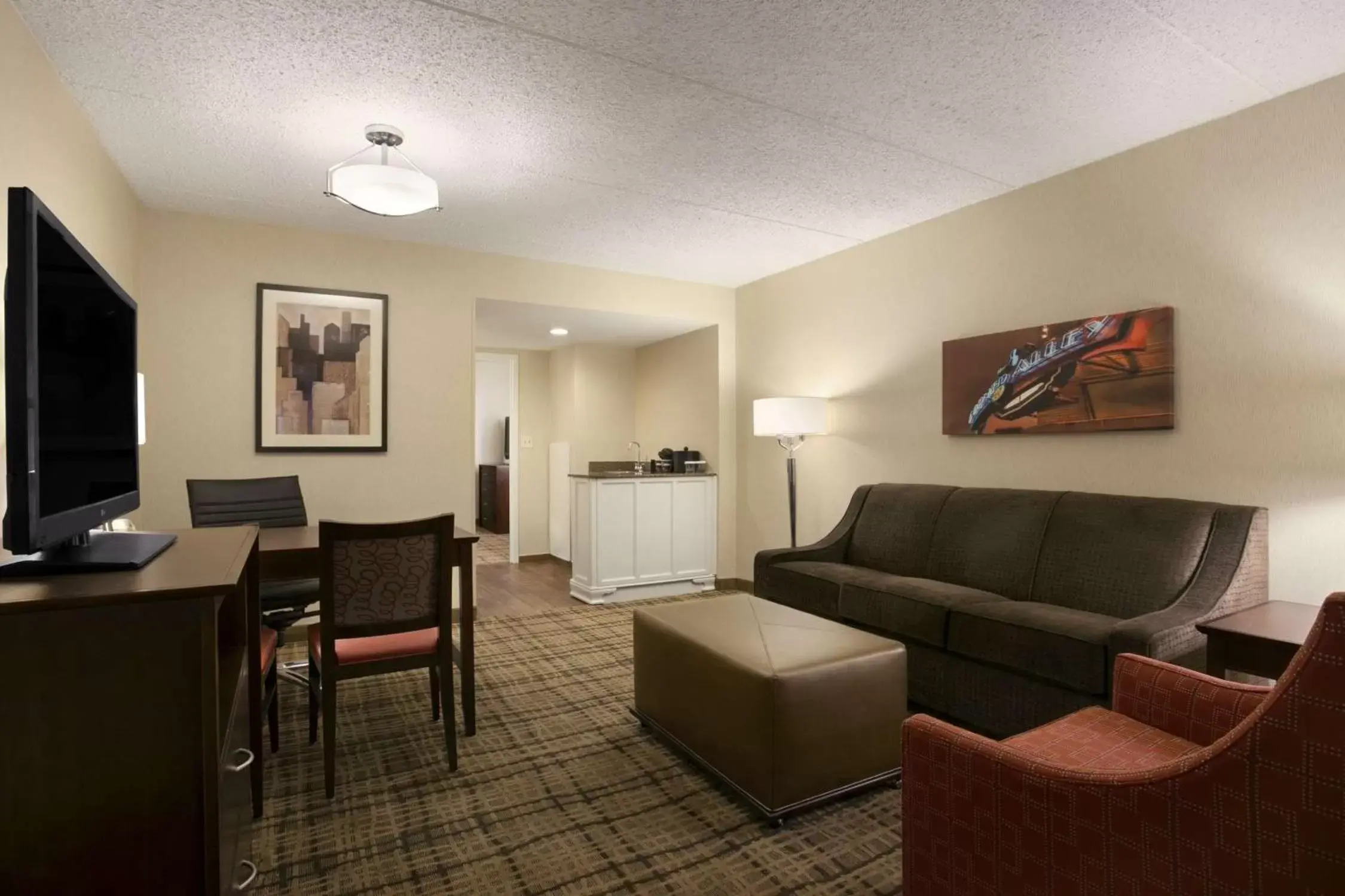 Living room, Seating Area in Embassy Suites Cleveland - Beachwood