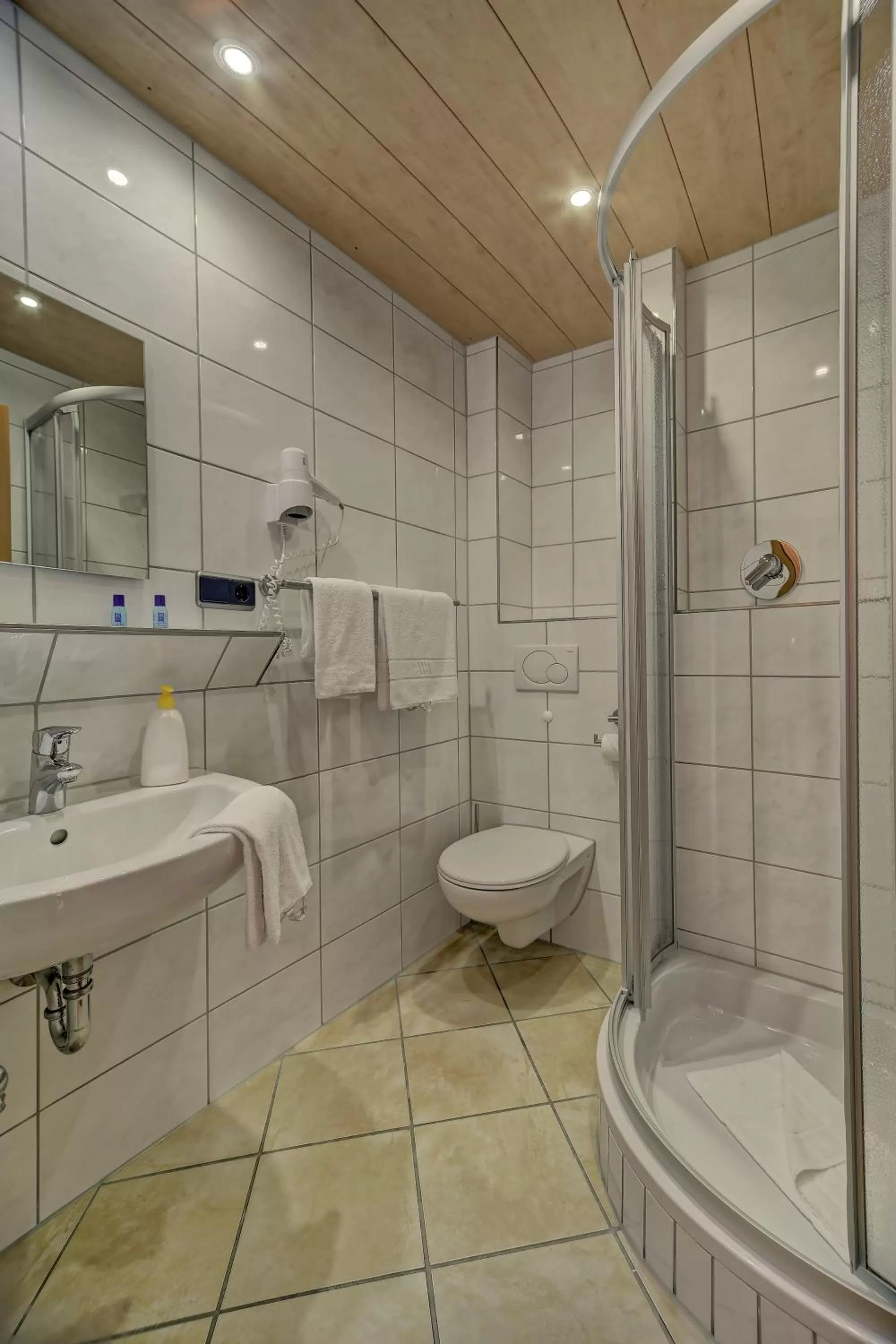 Photo of the whole room in Hotel Post