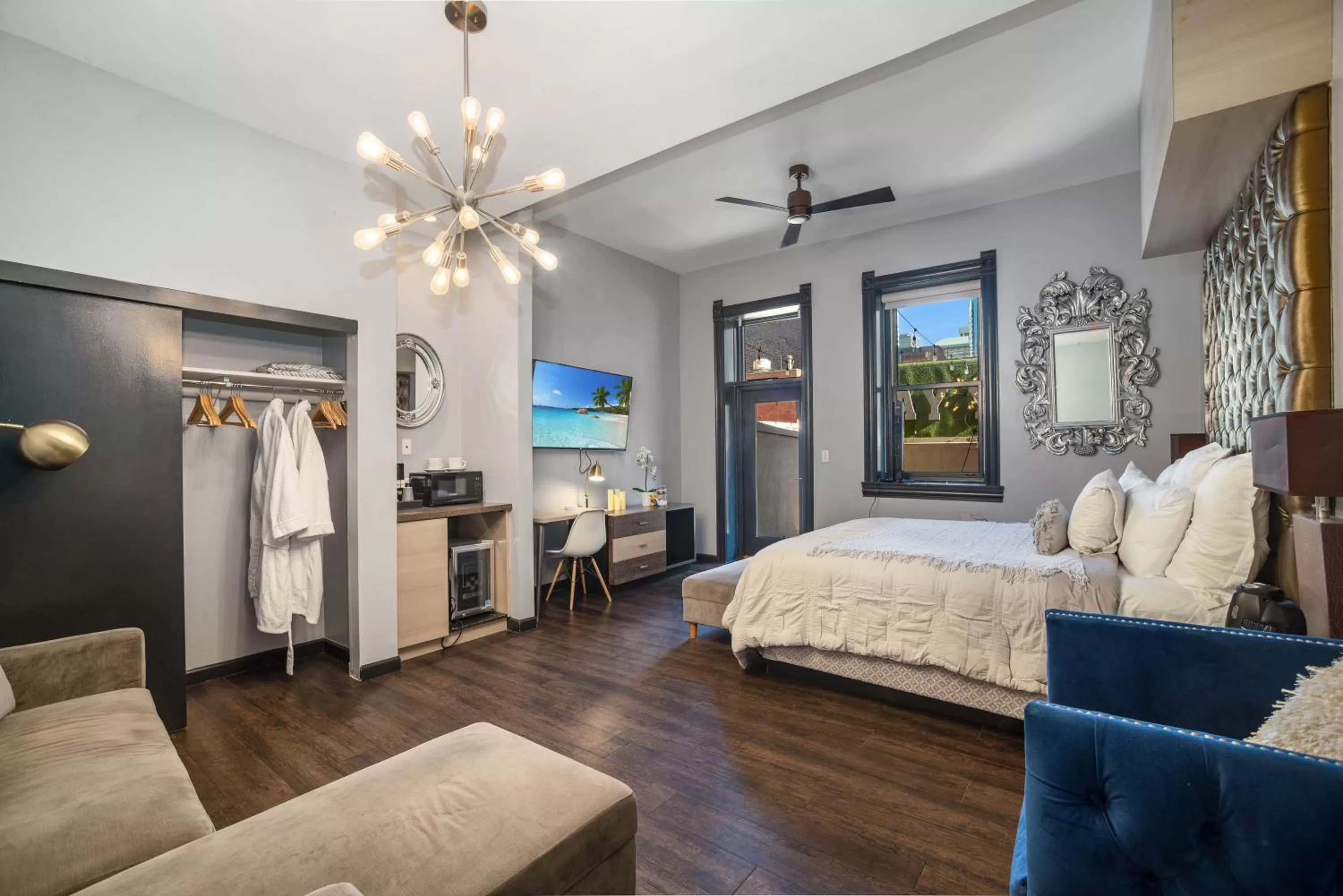 Photo of the whole room, Bed in Good Hotels Downtown Denver