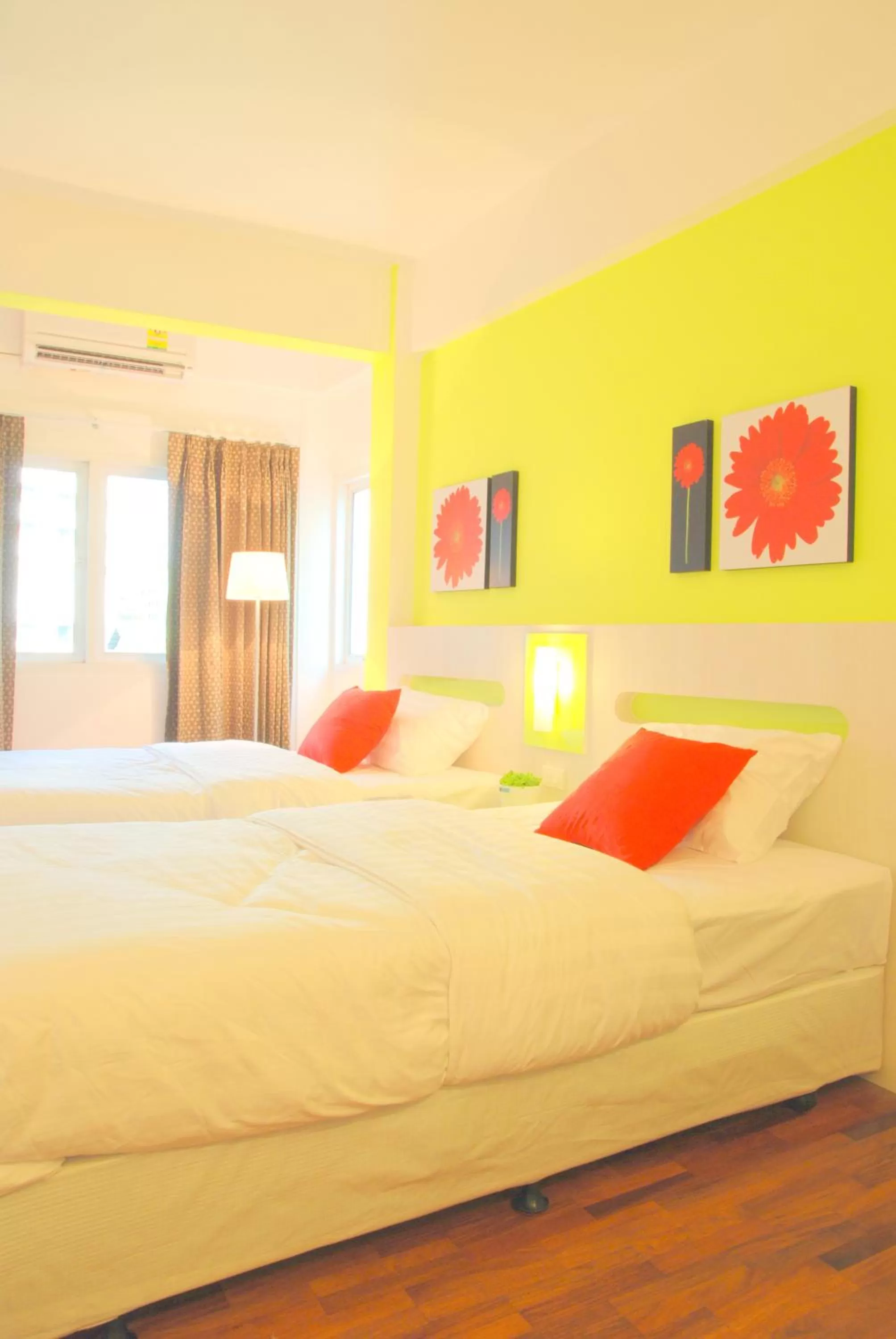 Bed in The Inn Saladaeng