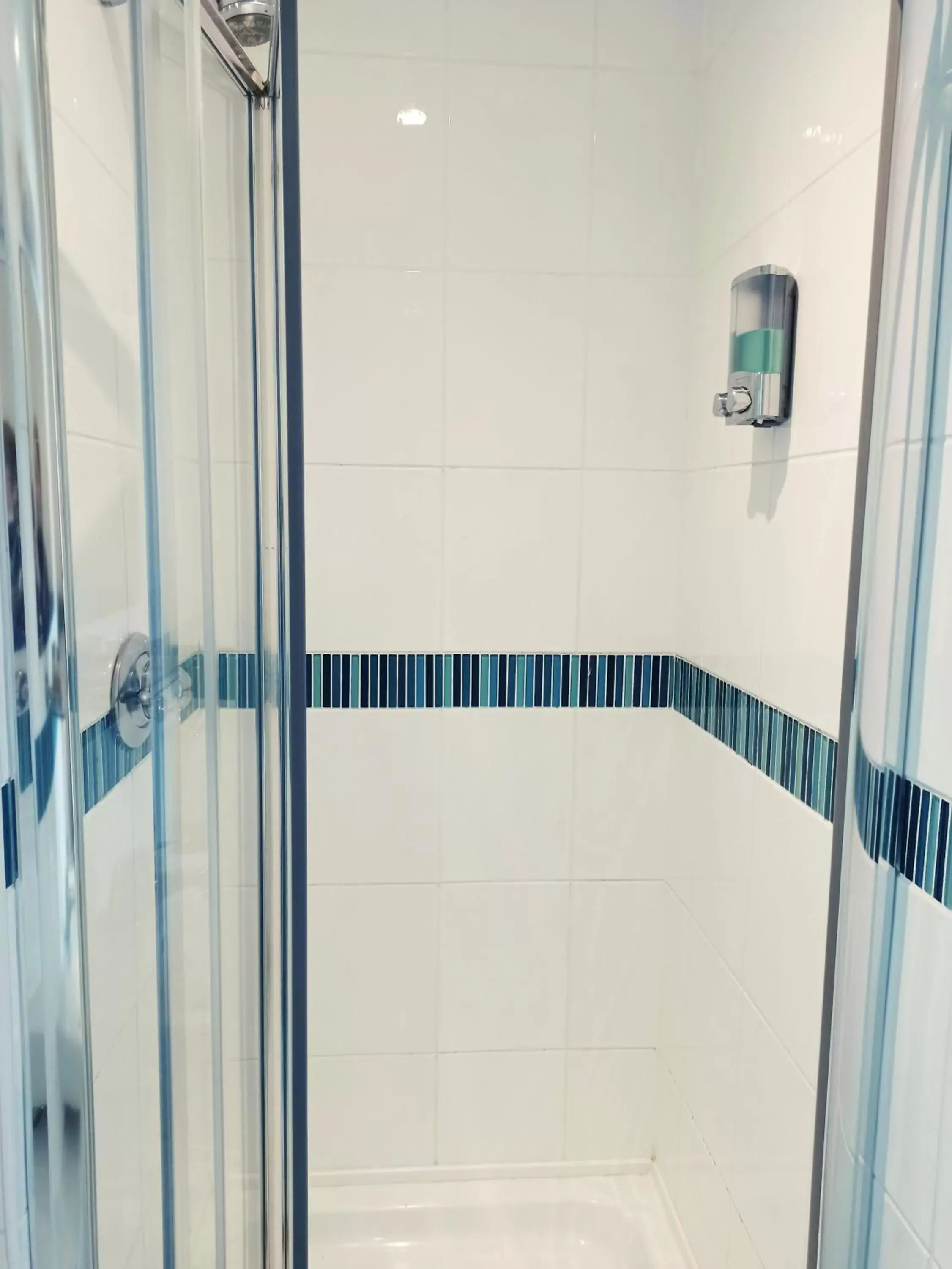Shower, Bathroom in Crystal Hotel & Savour