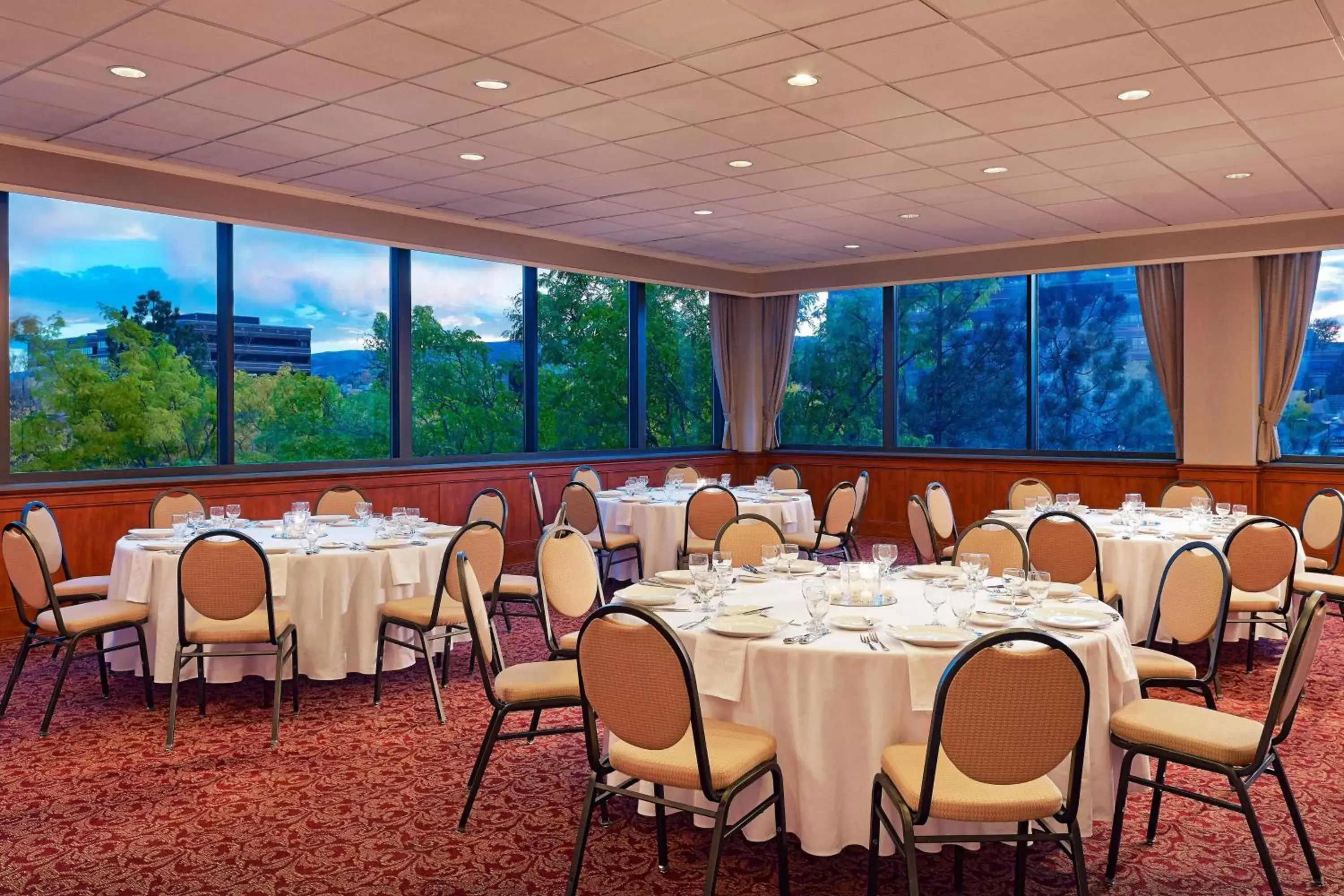 Meeting/conference room, Restaurant/Places to Eat in Sheraton Denver West Hotel