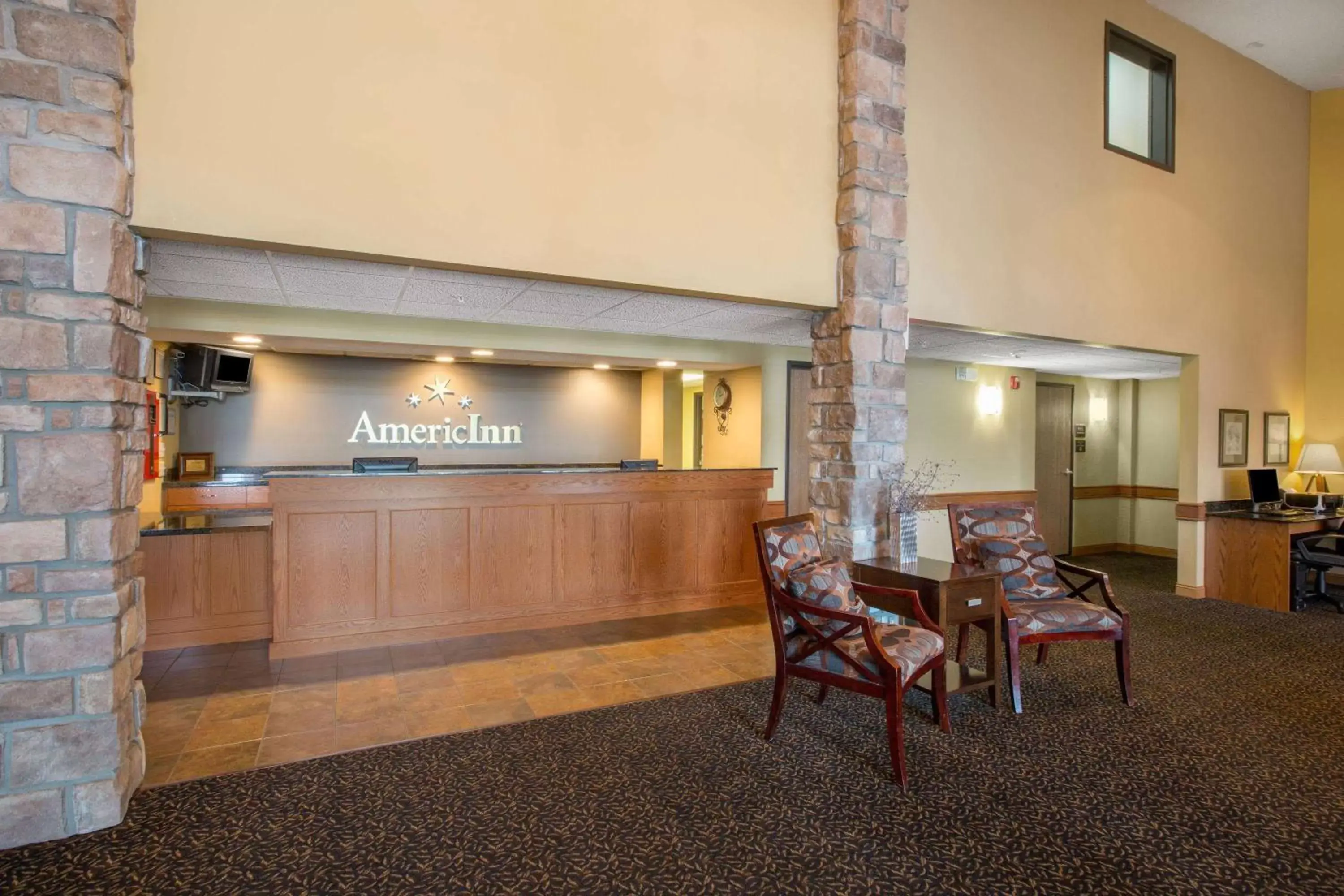 Lobby or reception in AmericInn by Wyndham Lincoln South