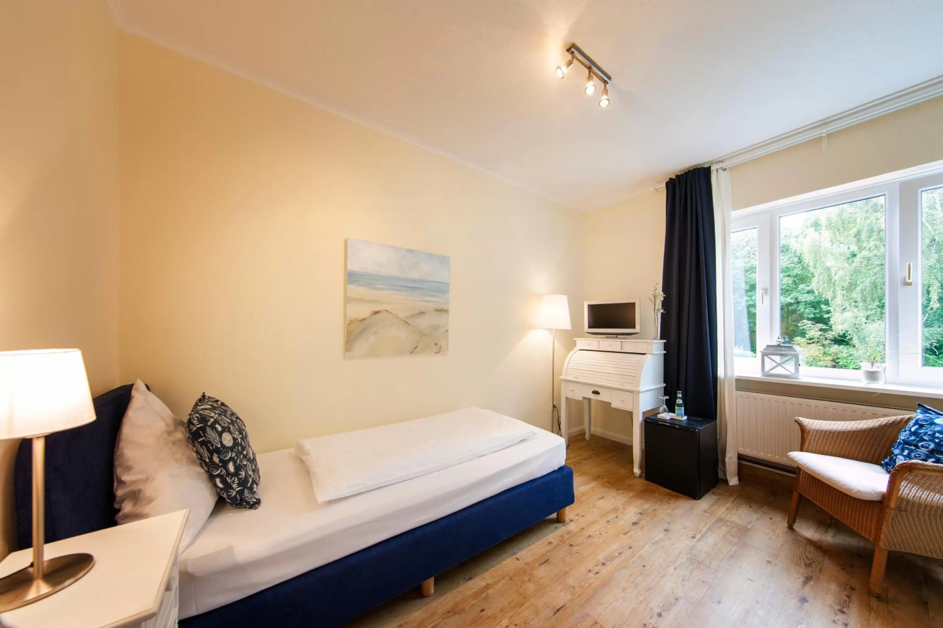 Small Single Room in Das Frühstückshotel Sankt Peter-Ording