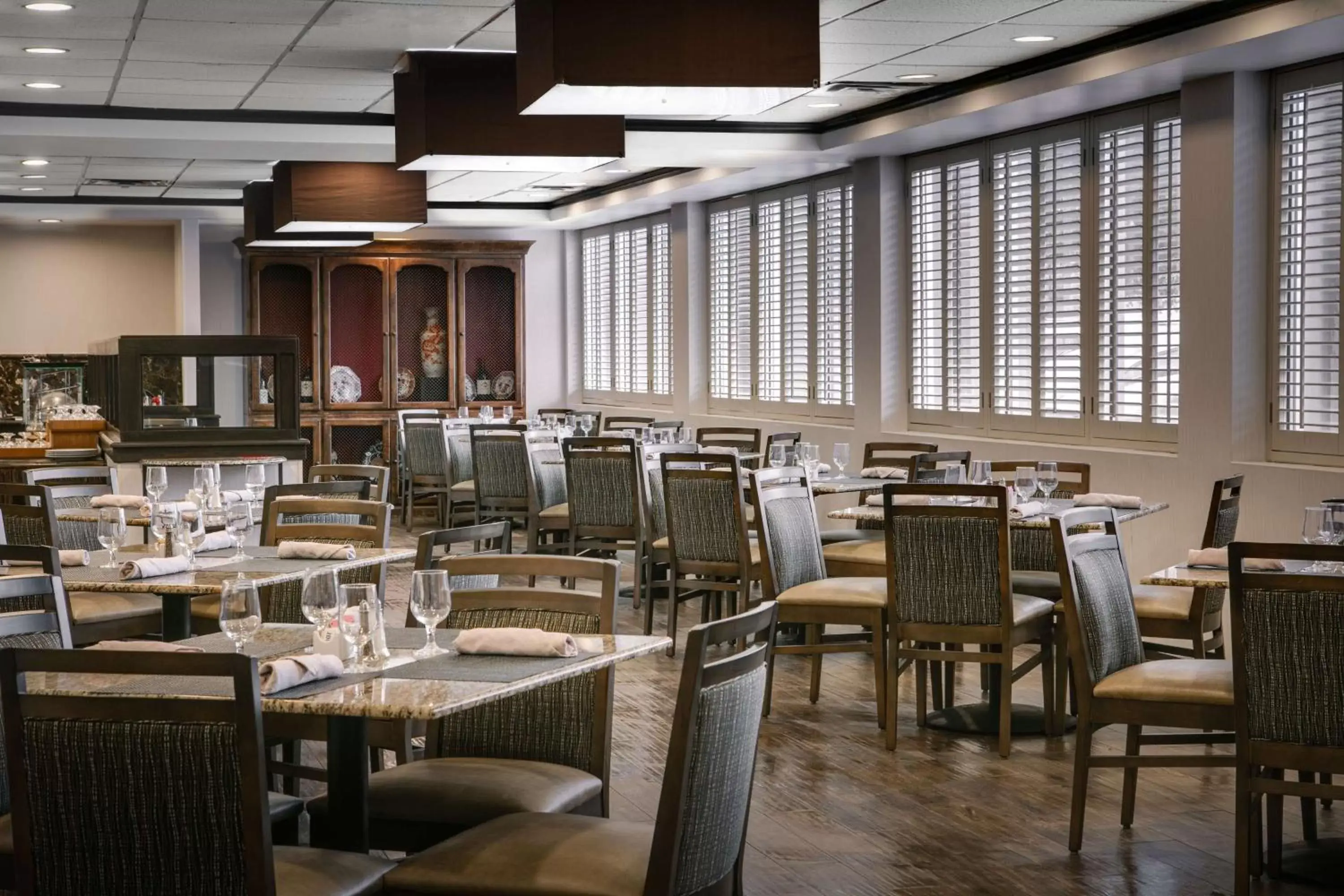 Restaurant/Places to Eat in DoubleTree by Hilton Dallas Market Center