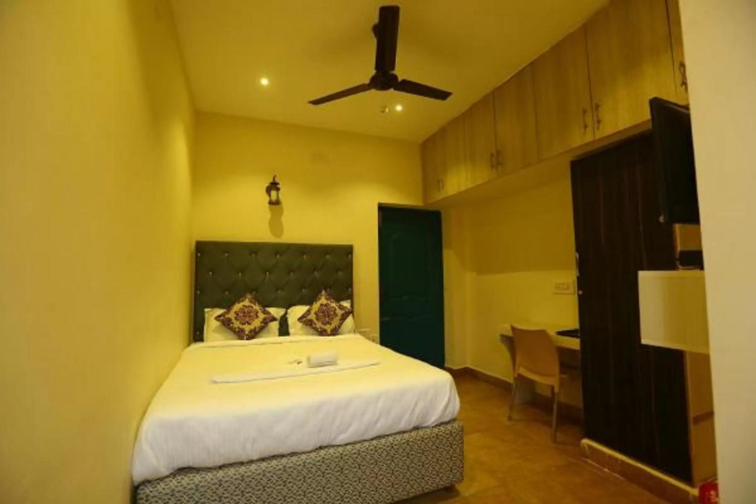 Area and facilities, Bed in Zingle Stay Airport Hotel