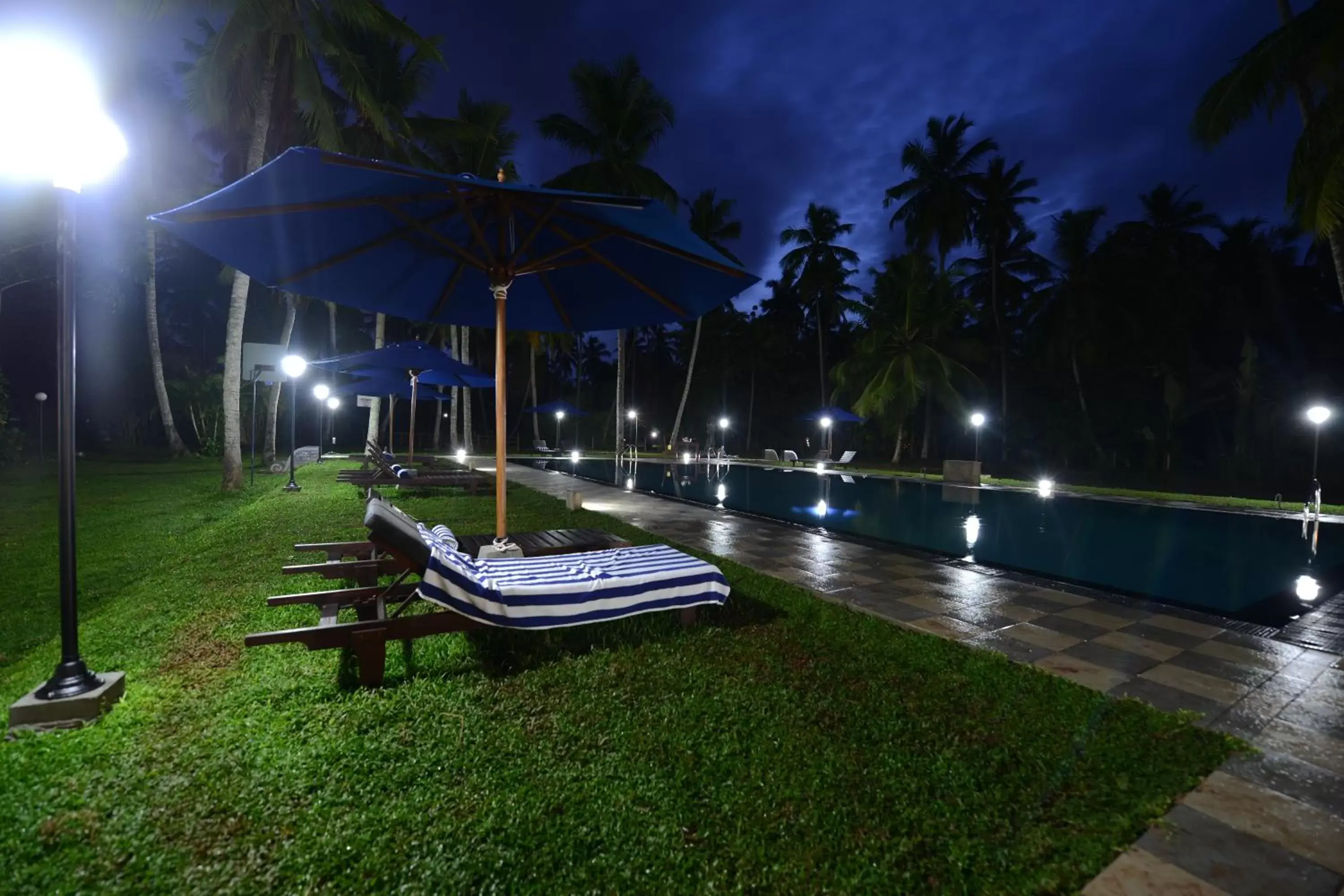 Swimming pool, Patio/Outdoor Area in Oreeka - Katunayake Airport Transit Hotels