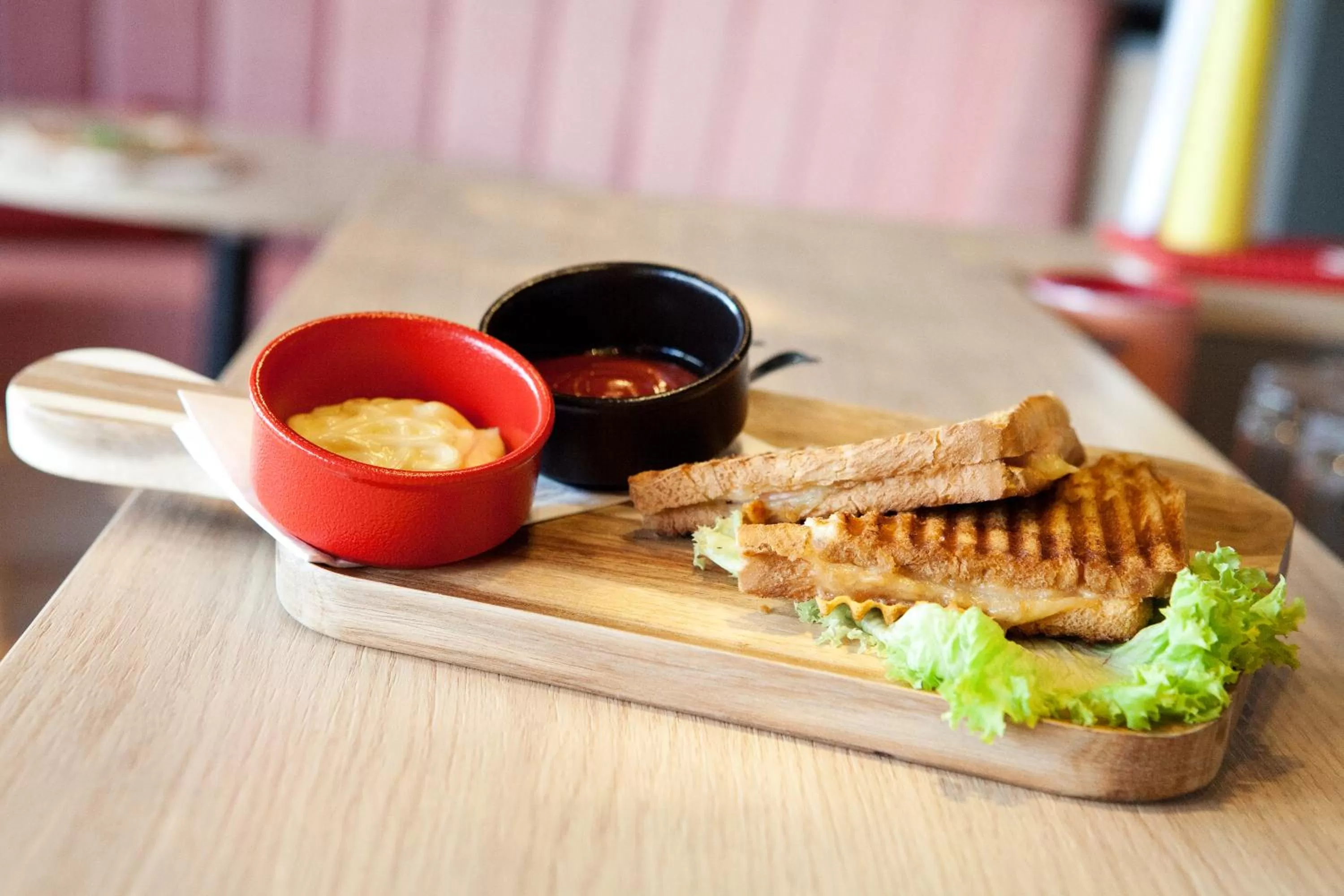 Food and drinks in greet Wien City Nord