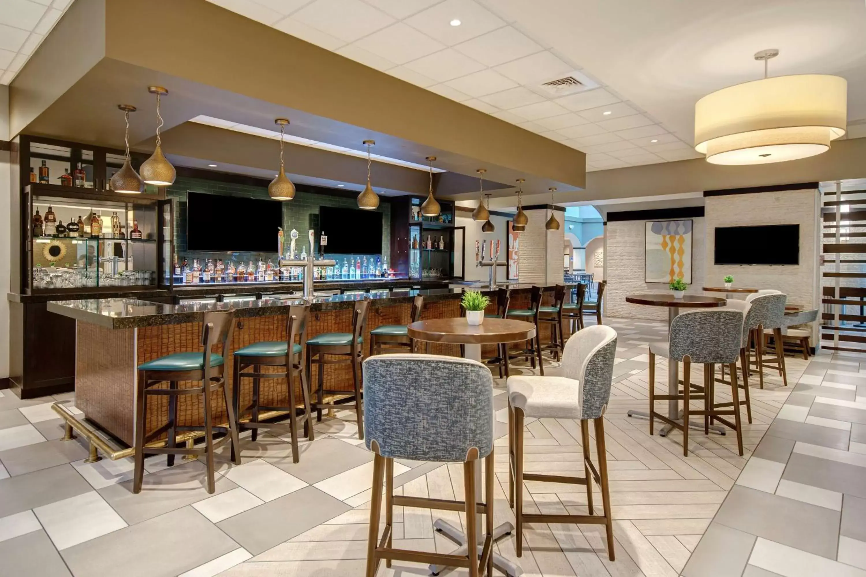 Lounge or bar, Lounge/Bar in Embassy Suites by Hilton Jacksonville Baymeadows