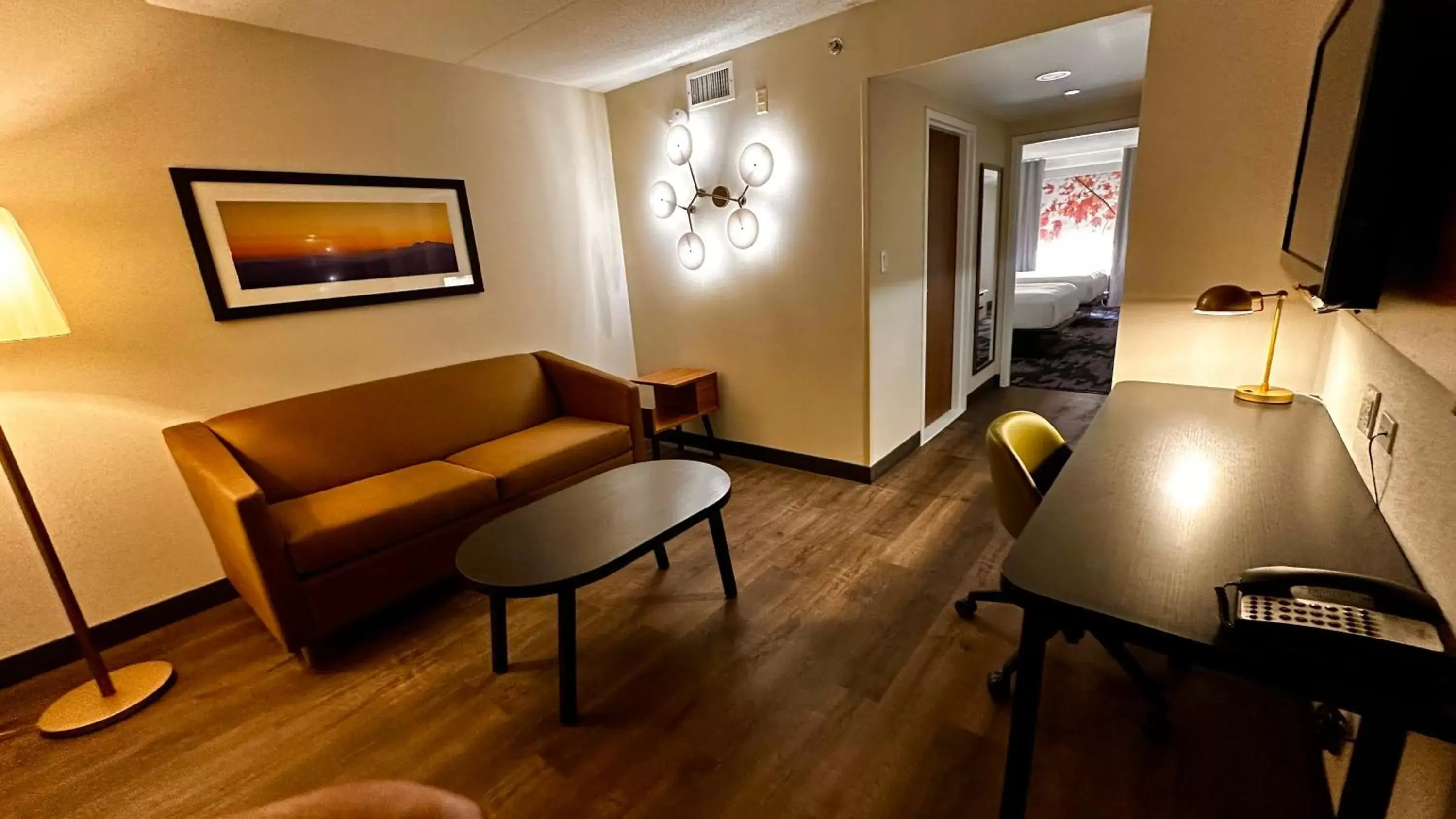 Living room, Seating Area in Newmarket Hotel and Suites