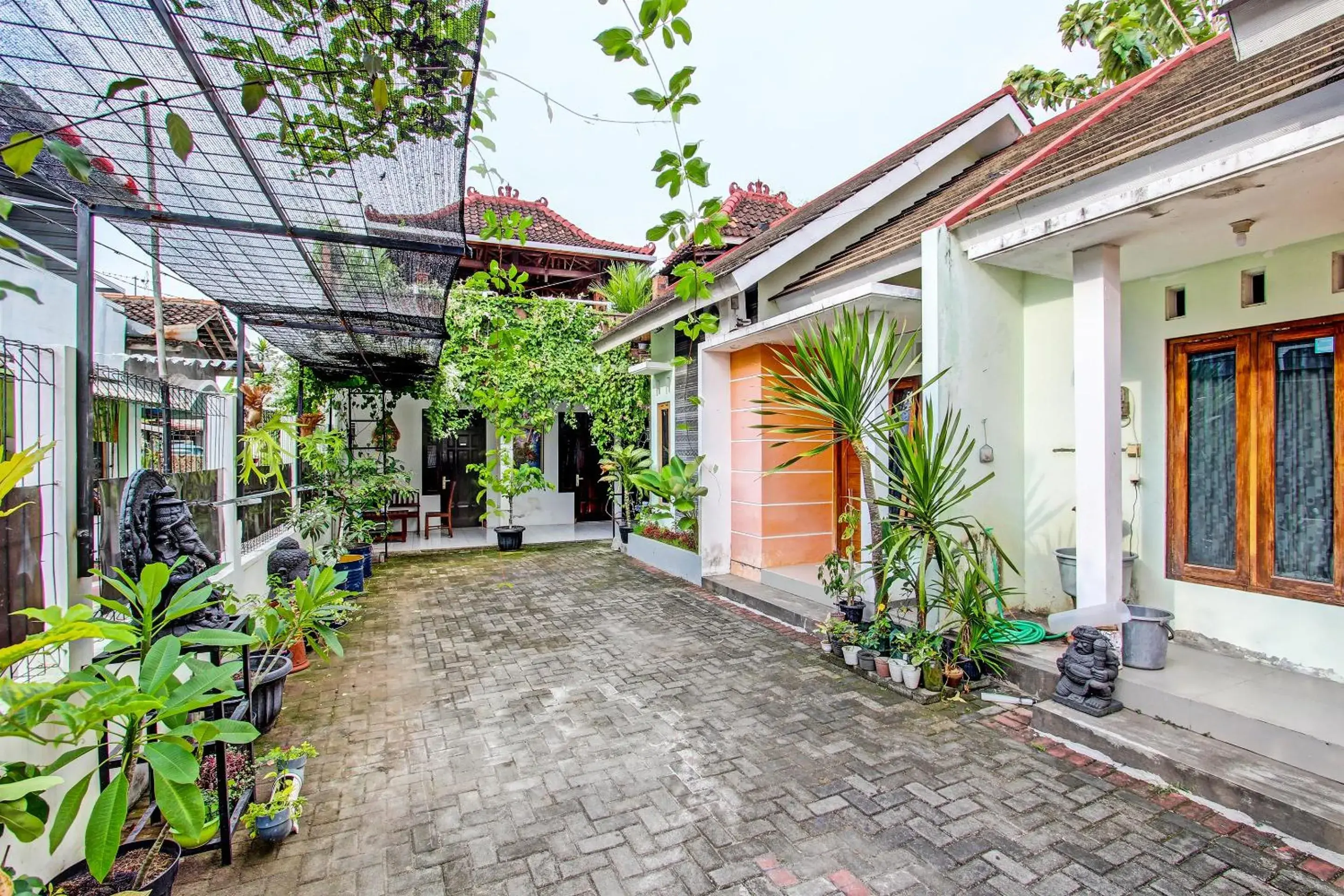 Facade/entrance in OYO 91803 Gita Graha Guest House Syariah