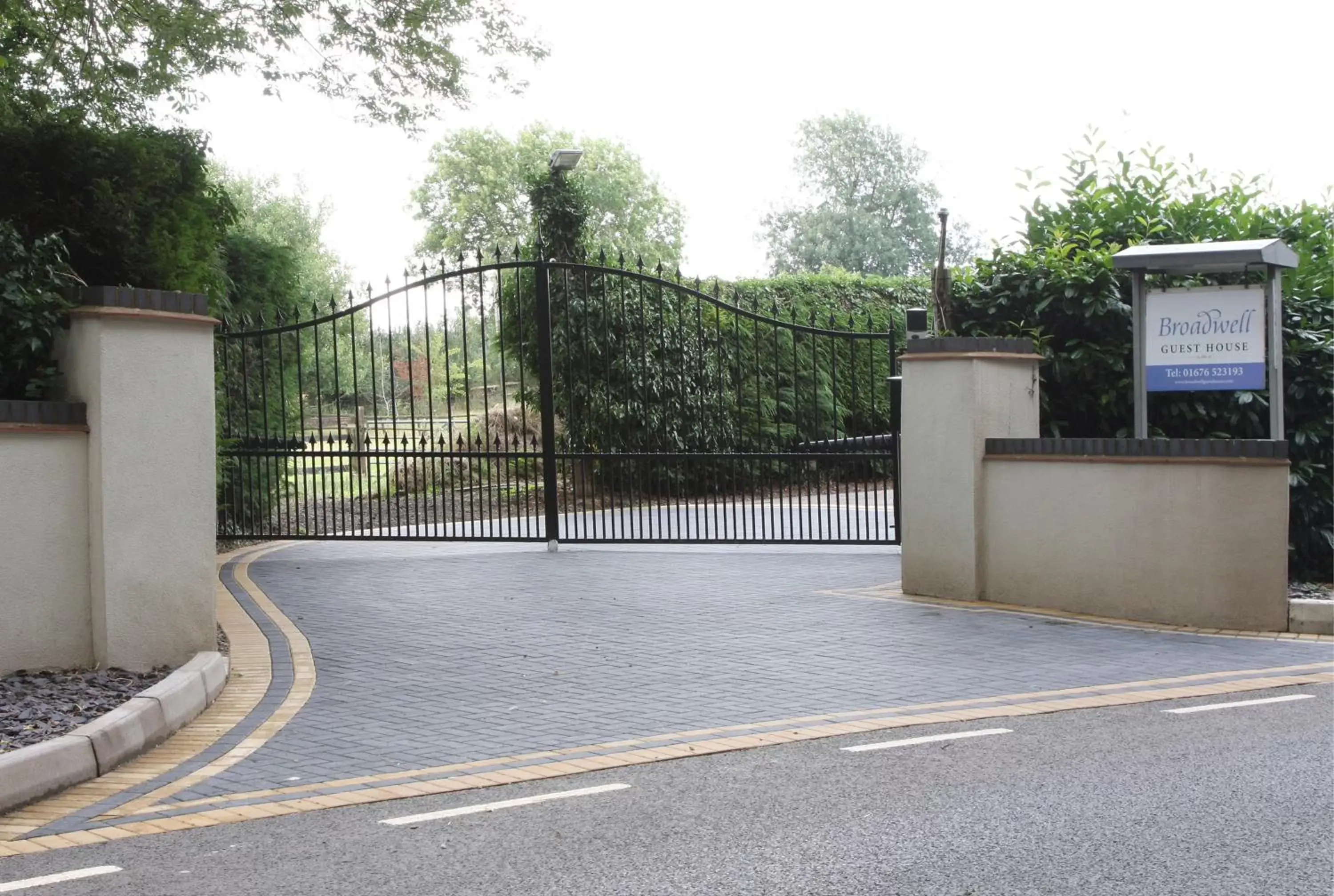 Facade/entrance in Broadwell Guest House