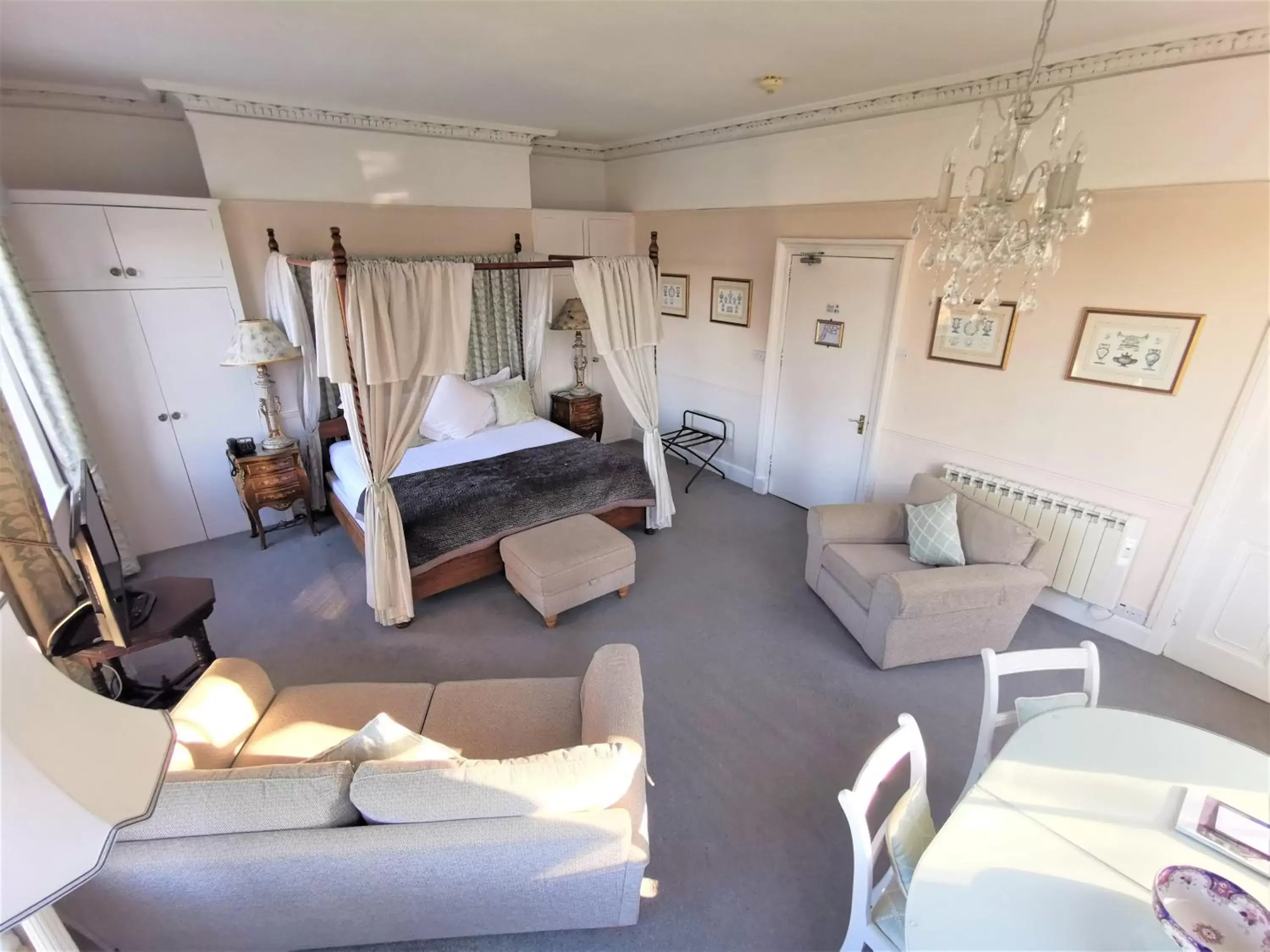 Bedroom, Seating Area in Diglis House Hotel
