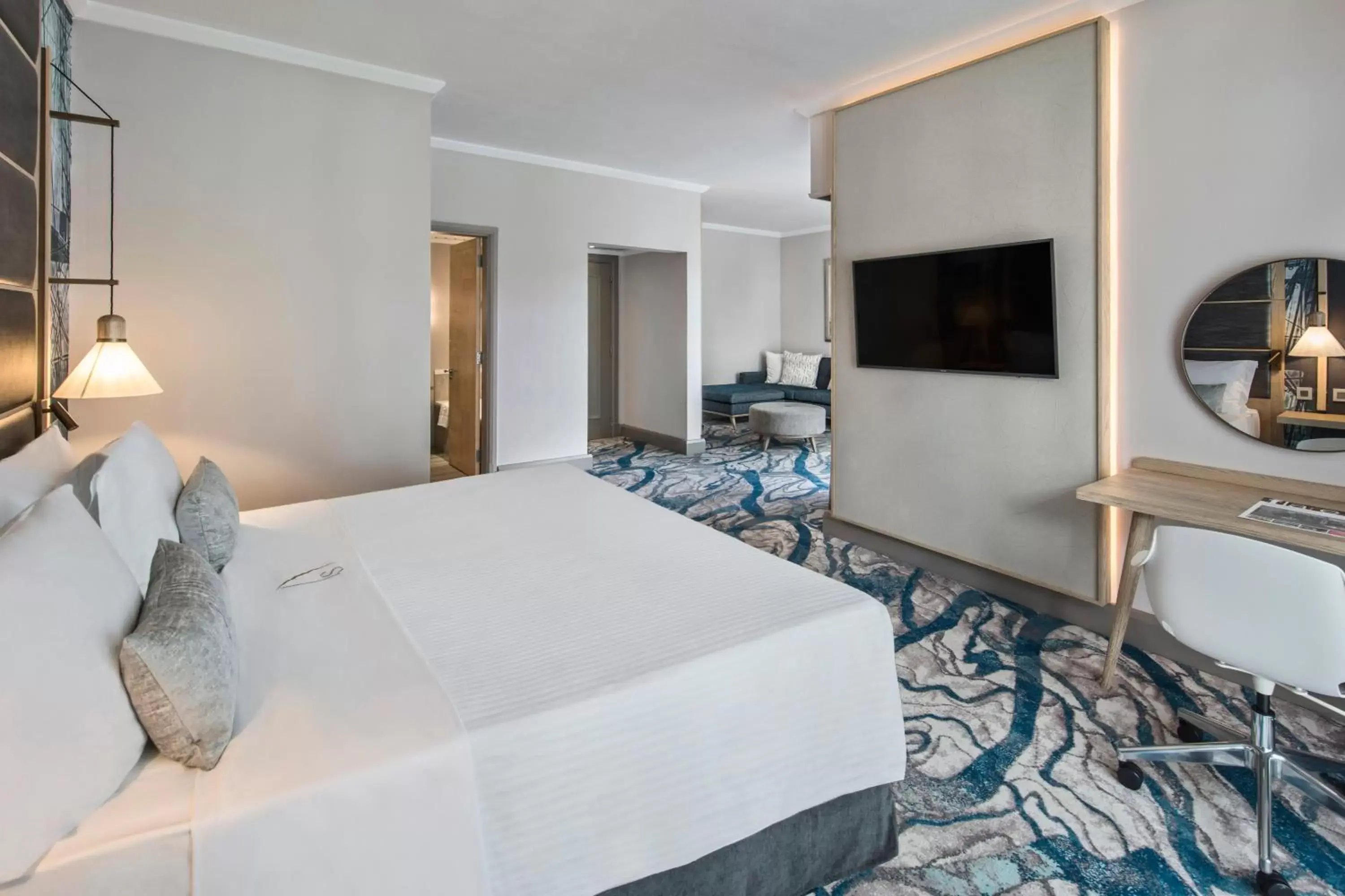 TV and multimedia, Bed in Le Suffren Hotel & Marina