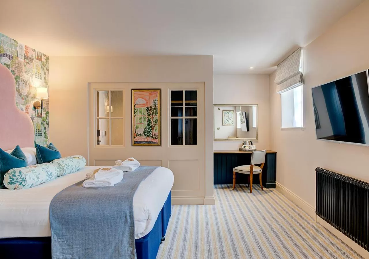 Photo of the whole room, Bed in The George Hotel Colchester