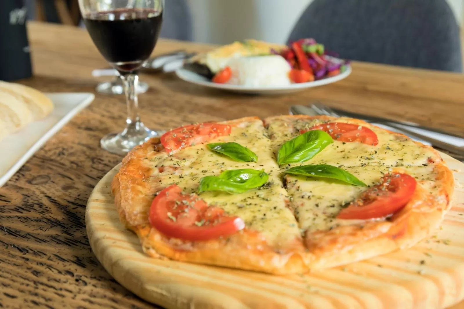 Food in Undarius Hotel (exclusively gay men)