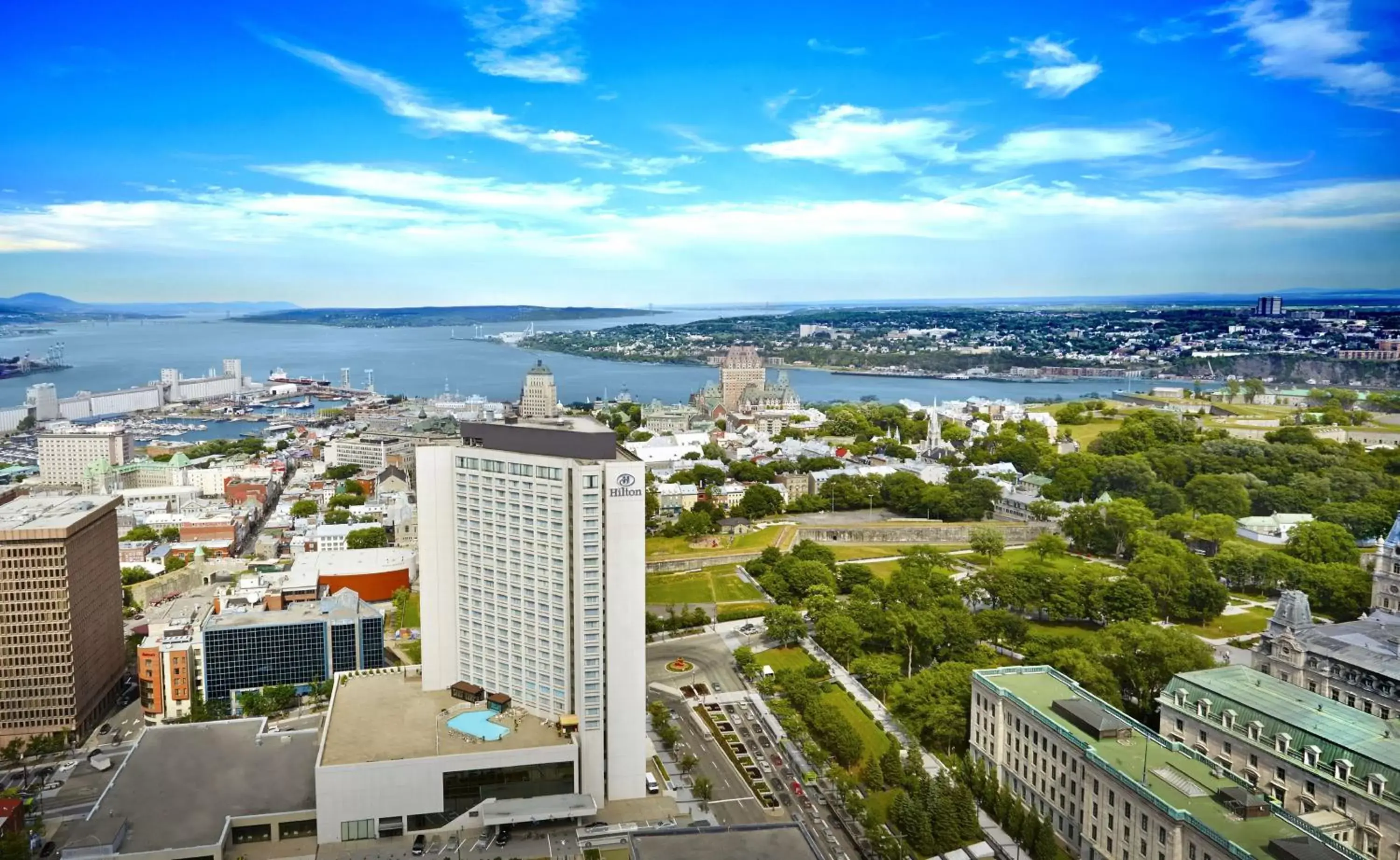 Property building, Bird's-eye View in Hilton Québec