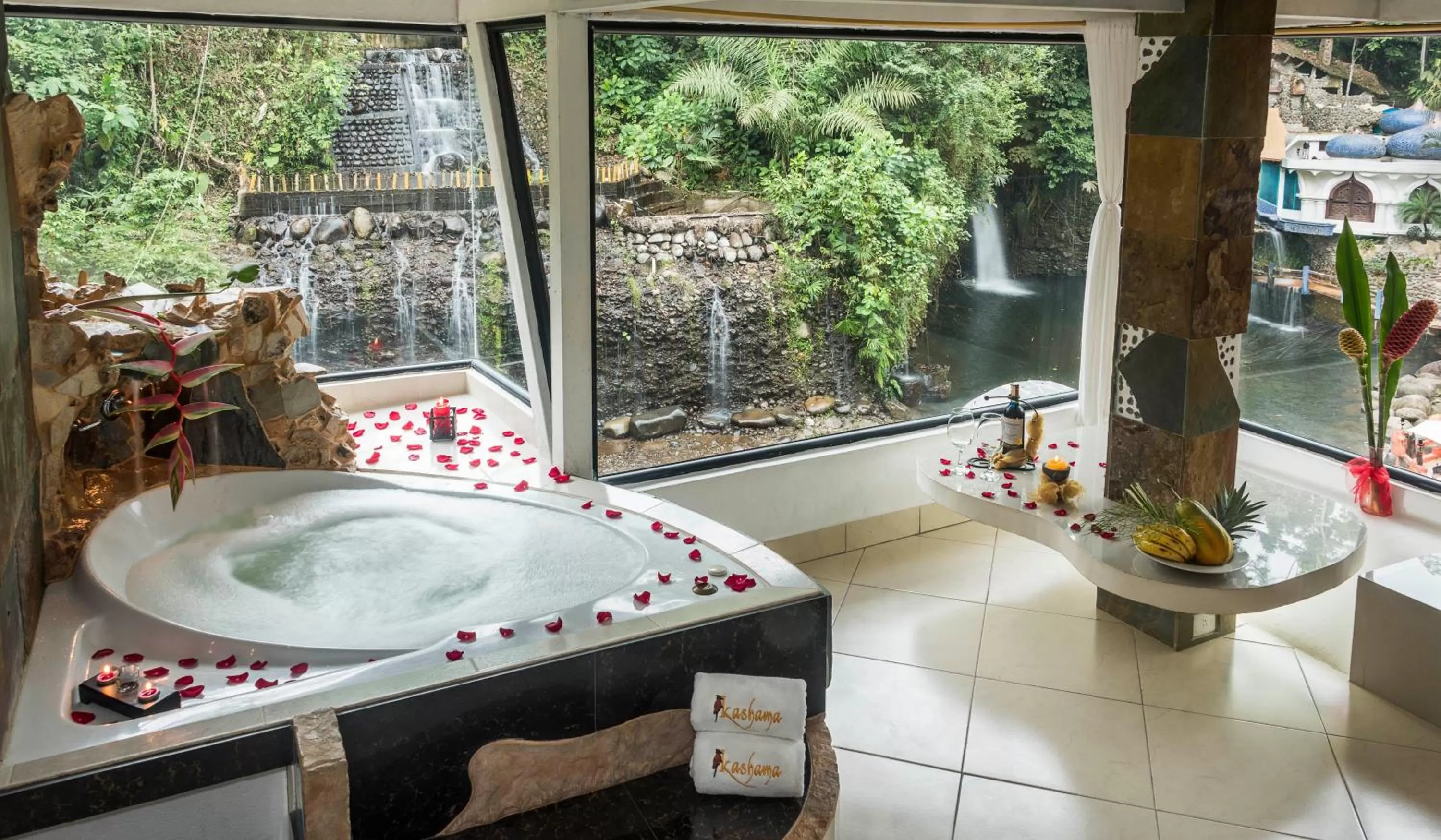 Suite with Spa Bath in Kashama Eco Resort & Spa
