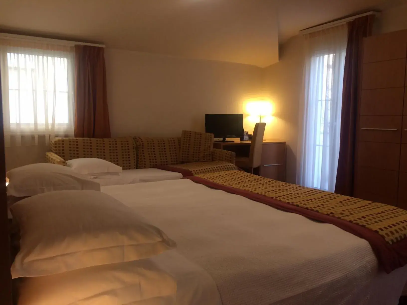 Photo of the whole room, Bed in Accademia Hotel