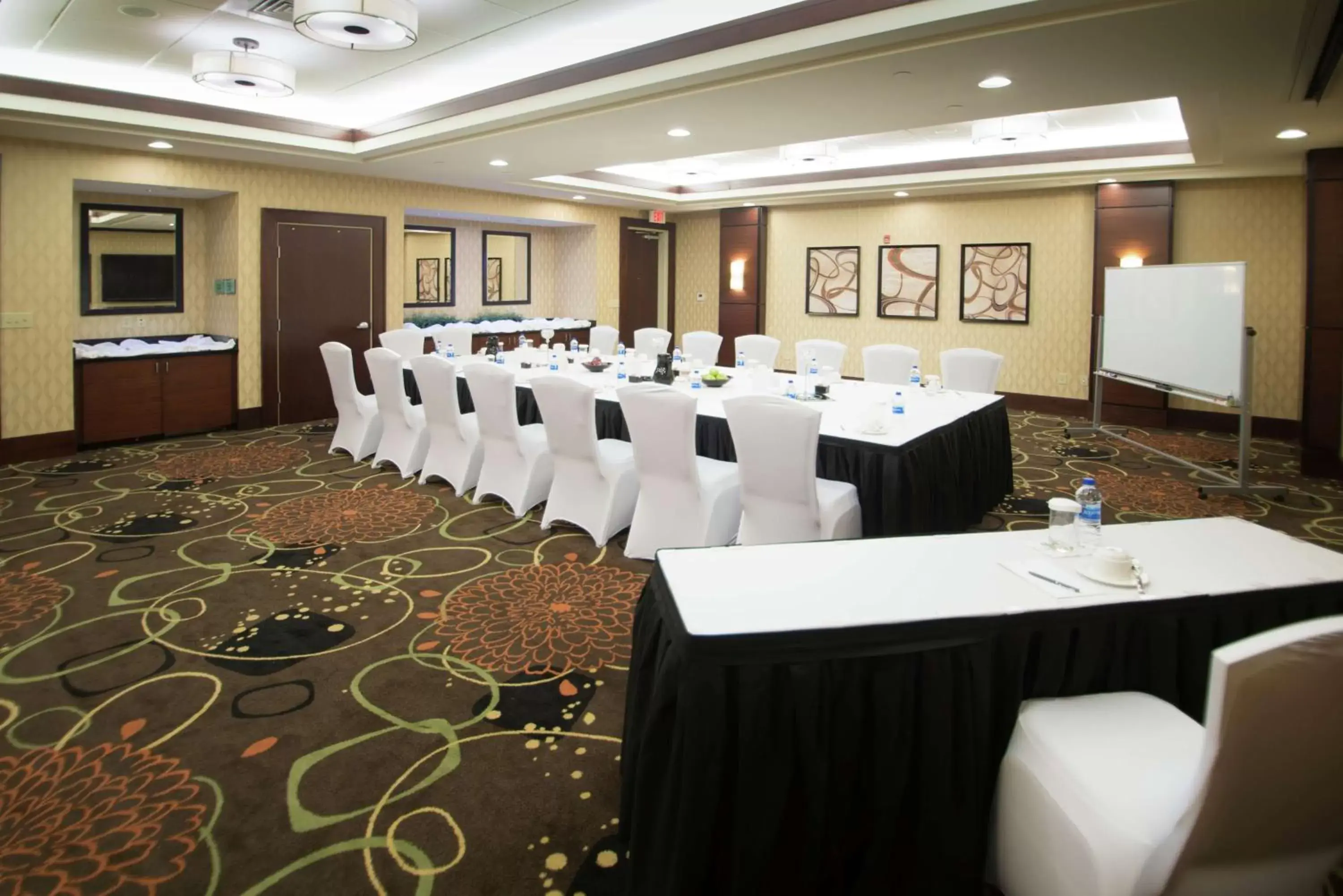 Meeting/conference room in Embassy Suites by Hilton Fayetteville Fort Bragg