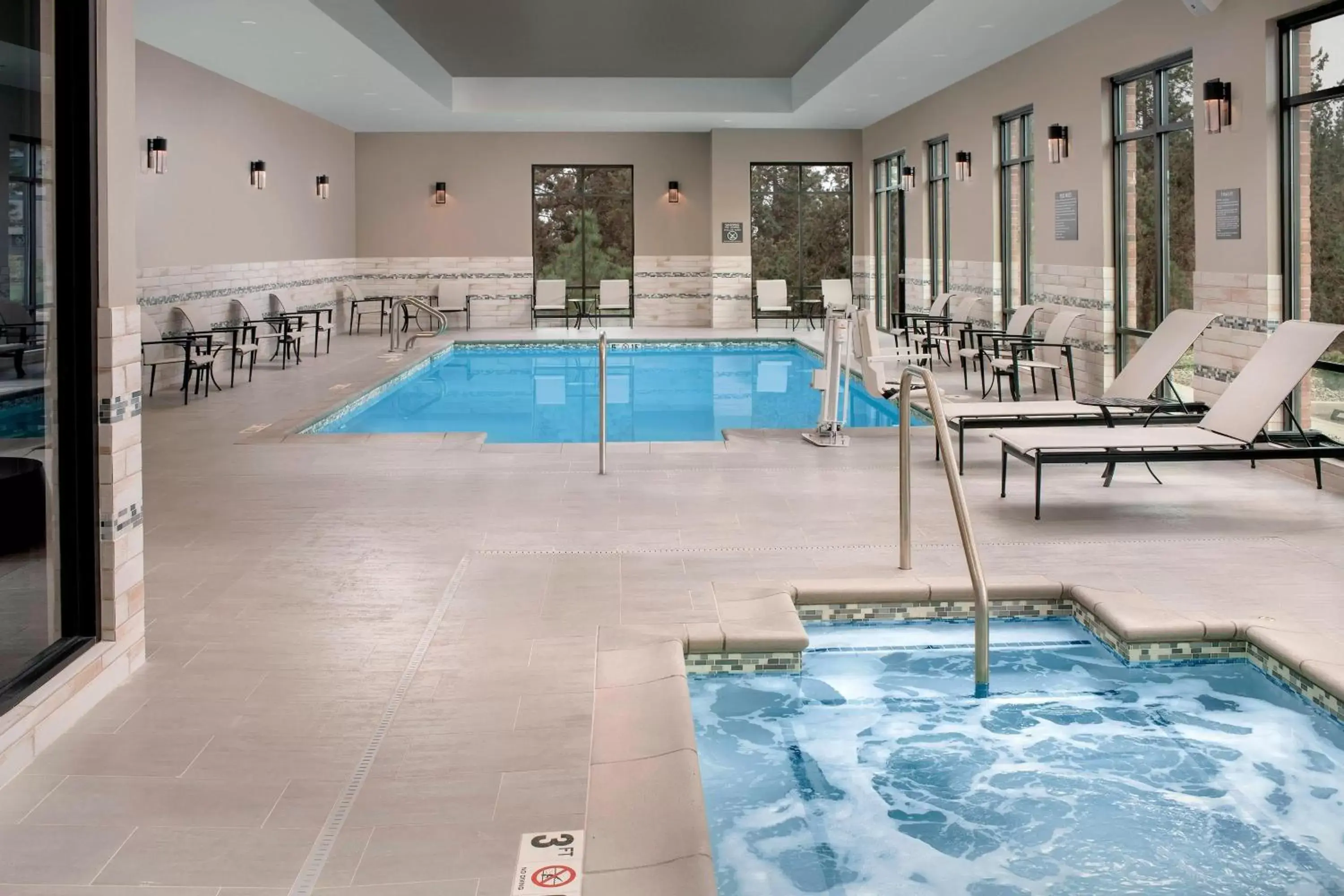Swimming Pool in Residence Inn By Marriott Bend
