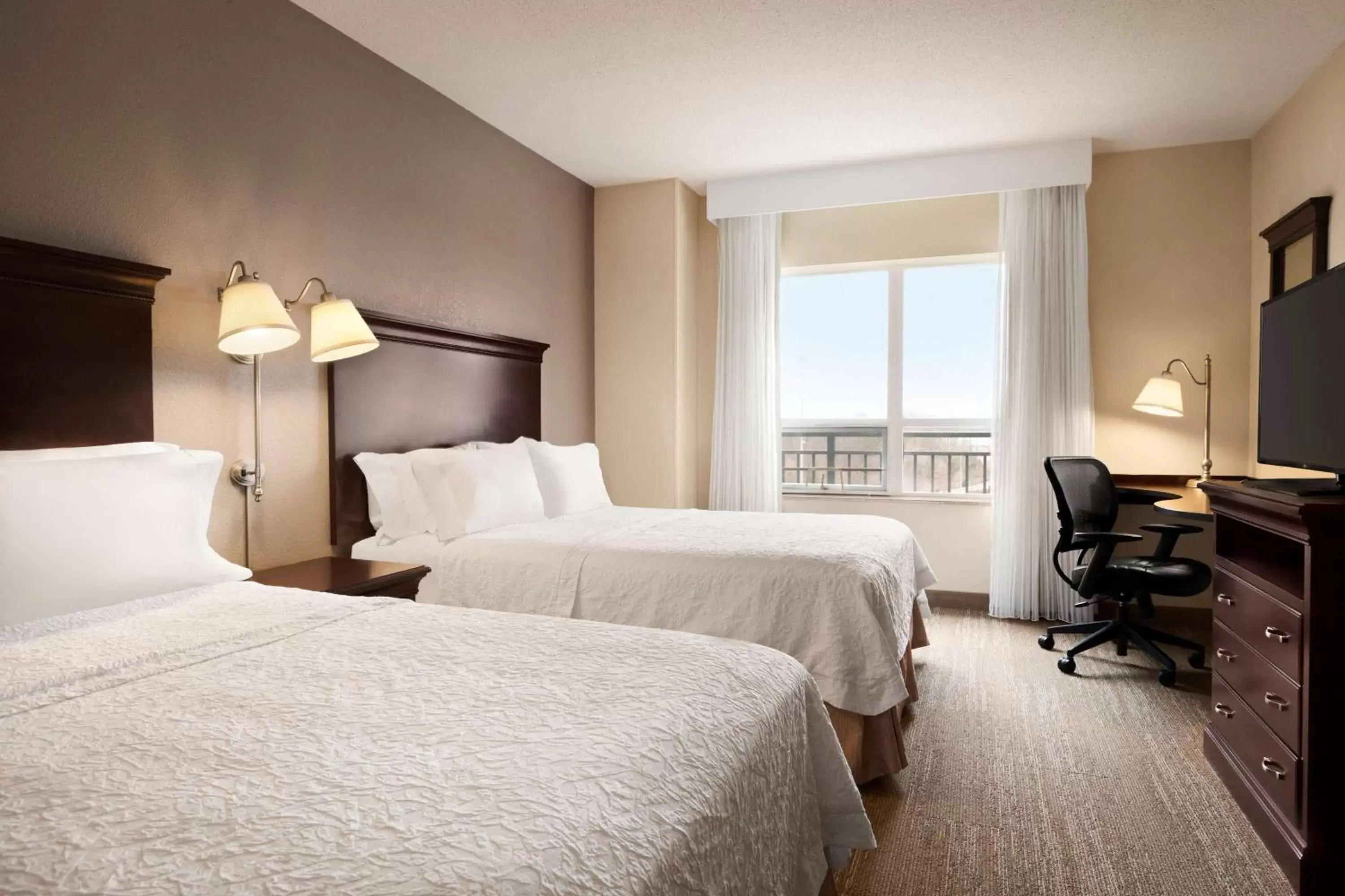 Bedroom, Bed in Hampton Inn & Suites Washington-Dulles International Airport