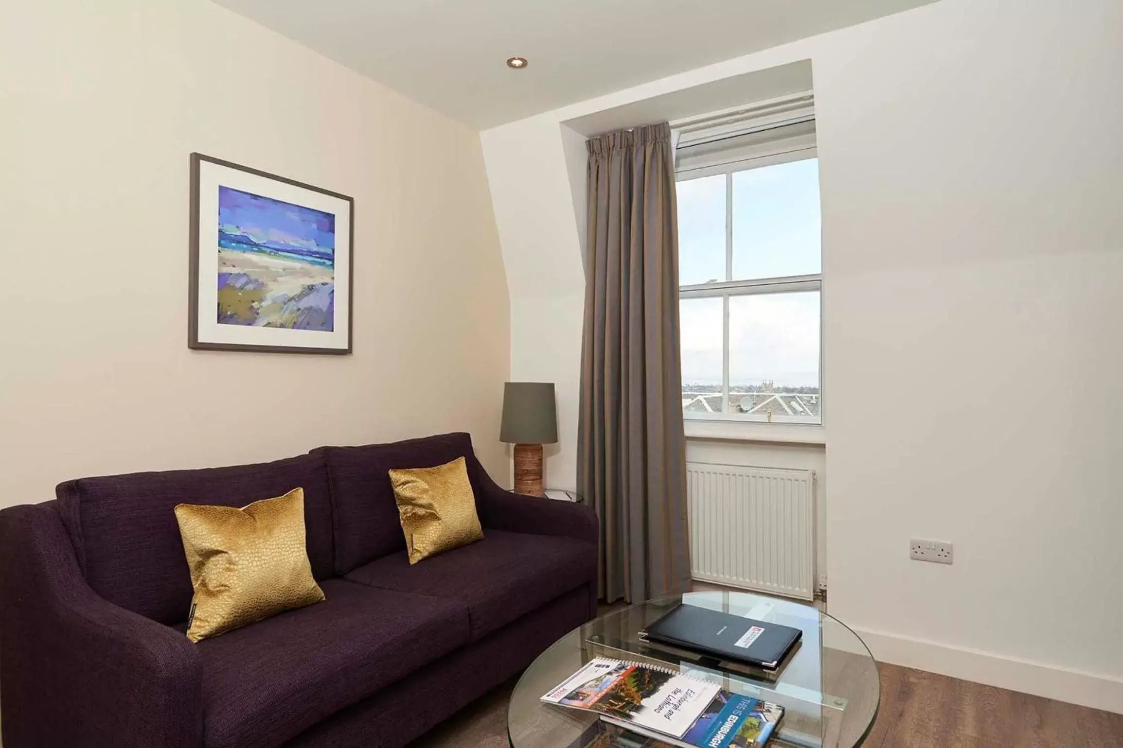 Living room, Seating Area in Braid Apartments by Mansley