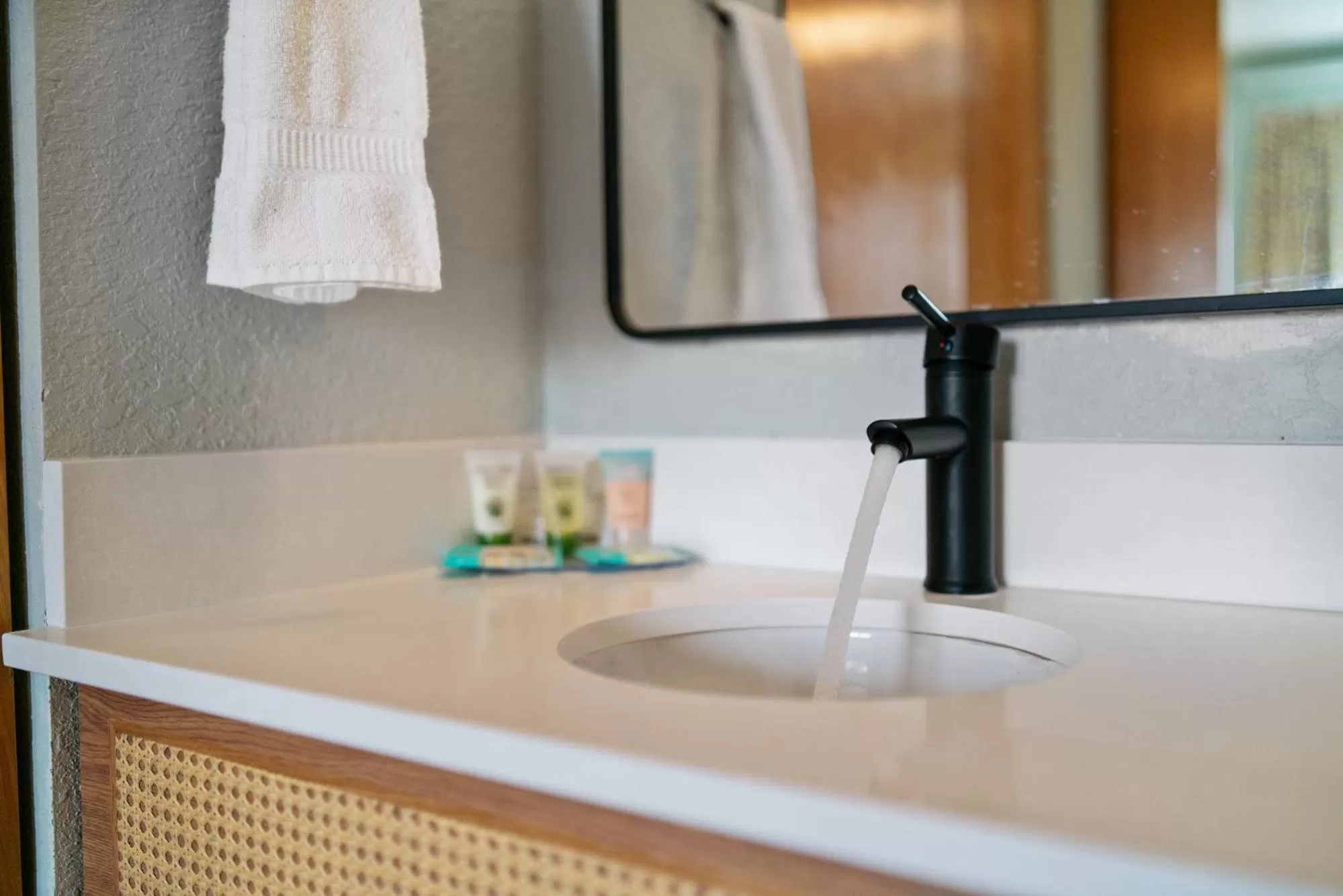 Garibaldi Inn at the Bay