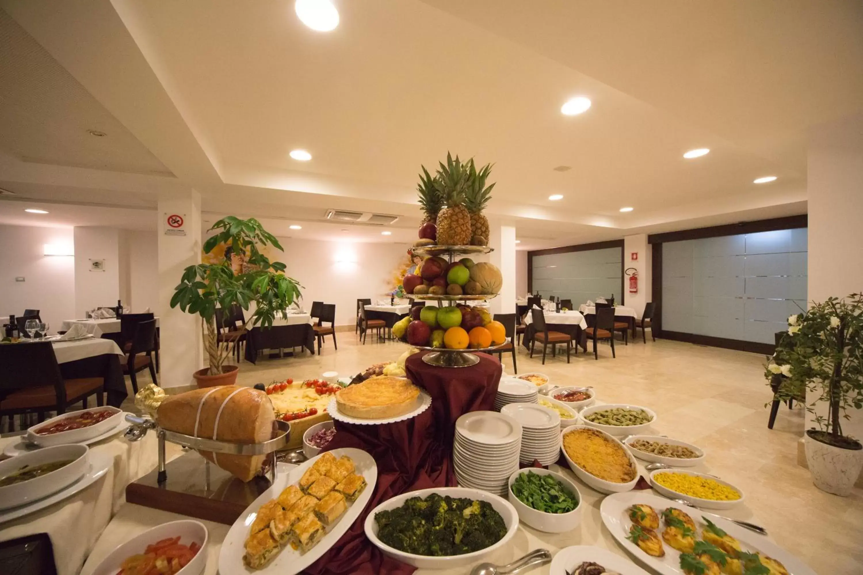 Food in Centrum Palace Hotel & Resorts