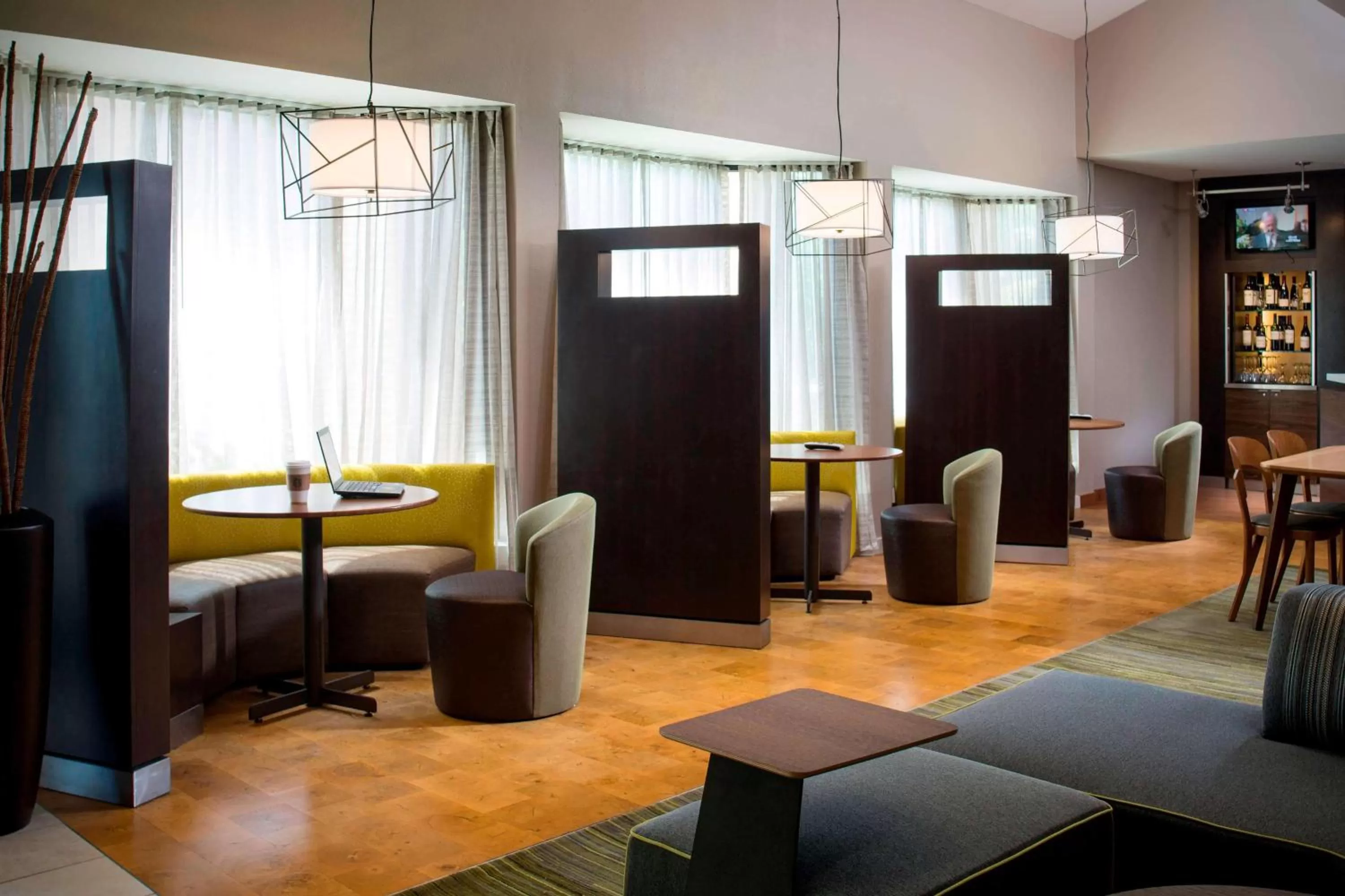 Restaurant/places to eat in Sonesta Select Boca Raton Town Center