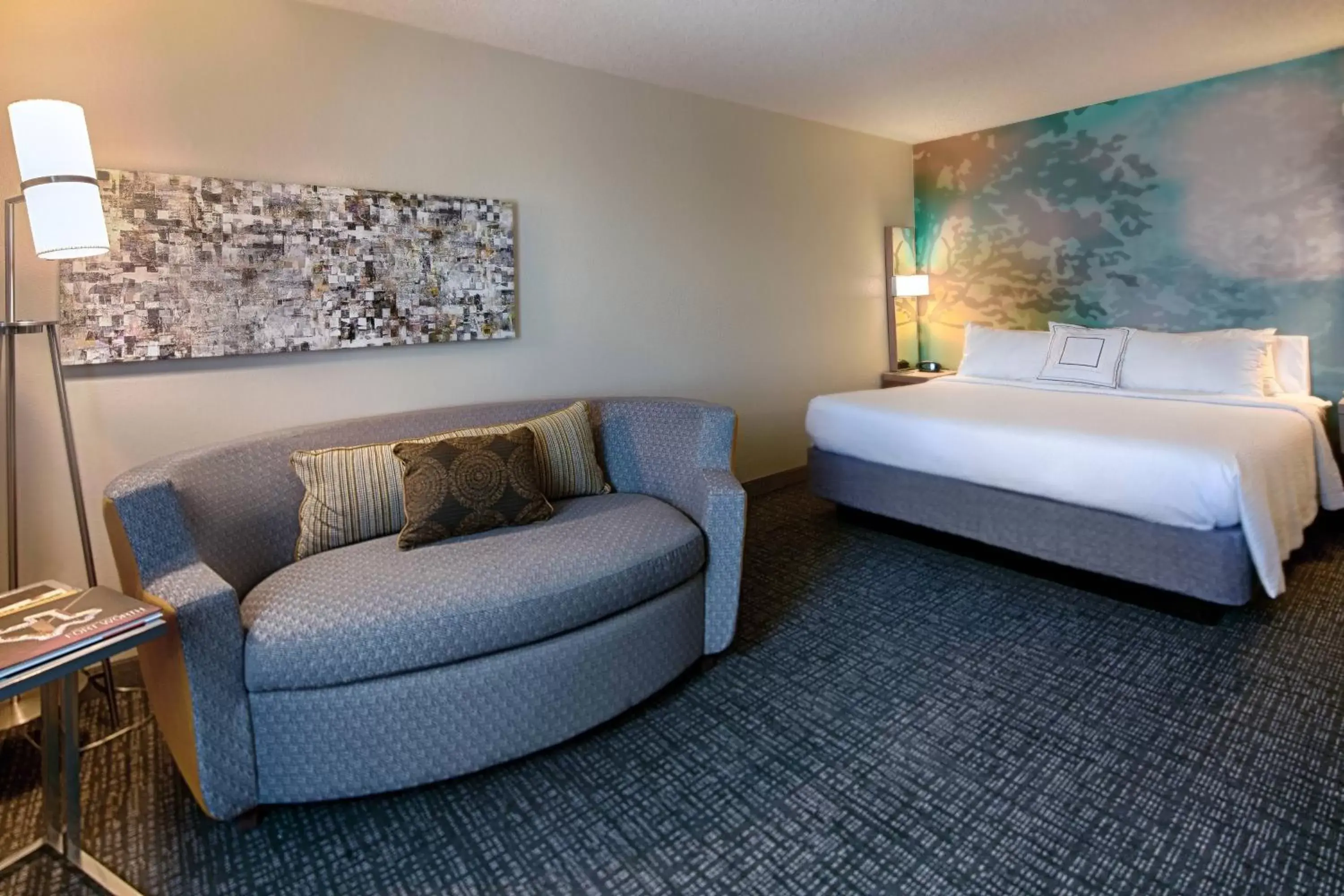 Photo of the whole room, Bed in Courtyard by Marriott Dallas DFW Airport North/Irving