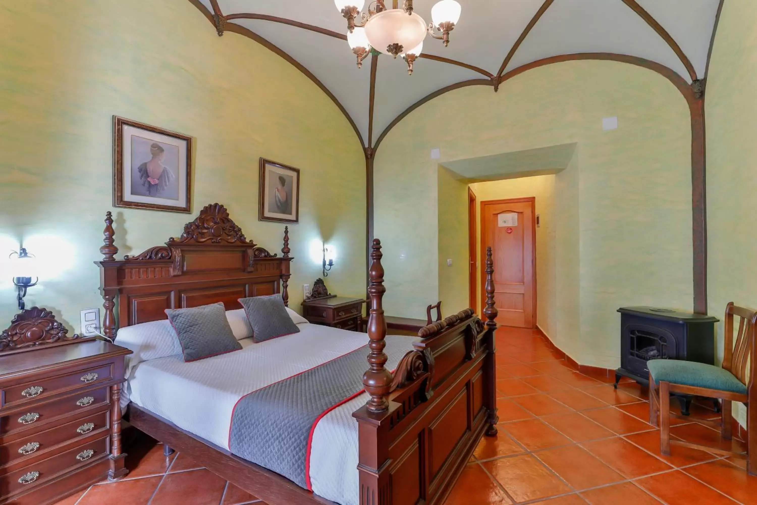 Bedroom, Bed in Hotel Las Palmeras by Vivere Stays