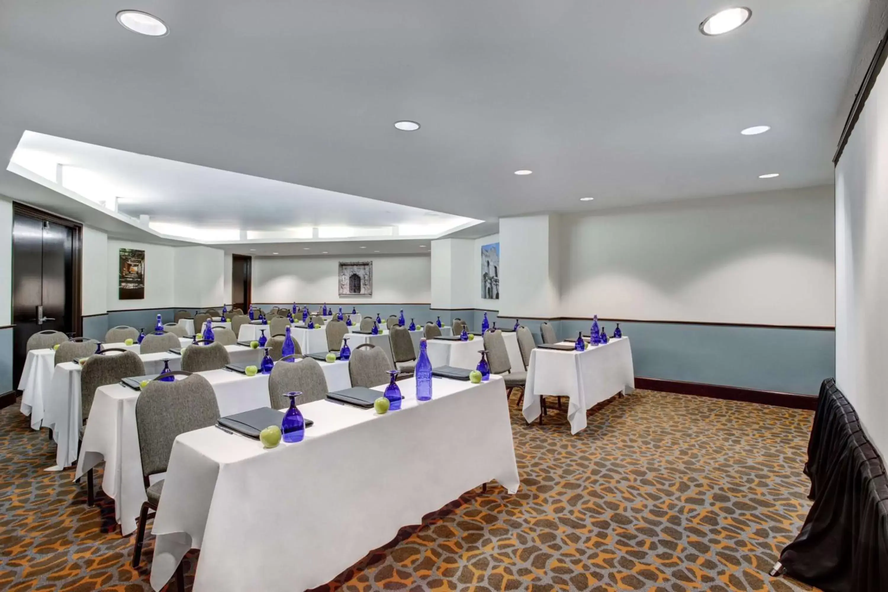 Meeting/conference room, Business Area/Conference Room in The Emily Morgan Hotel - A DoubleTree by Hilton