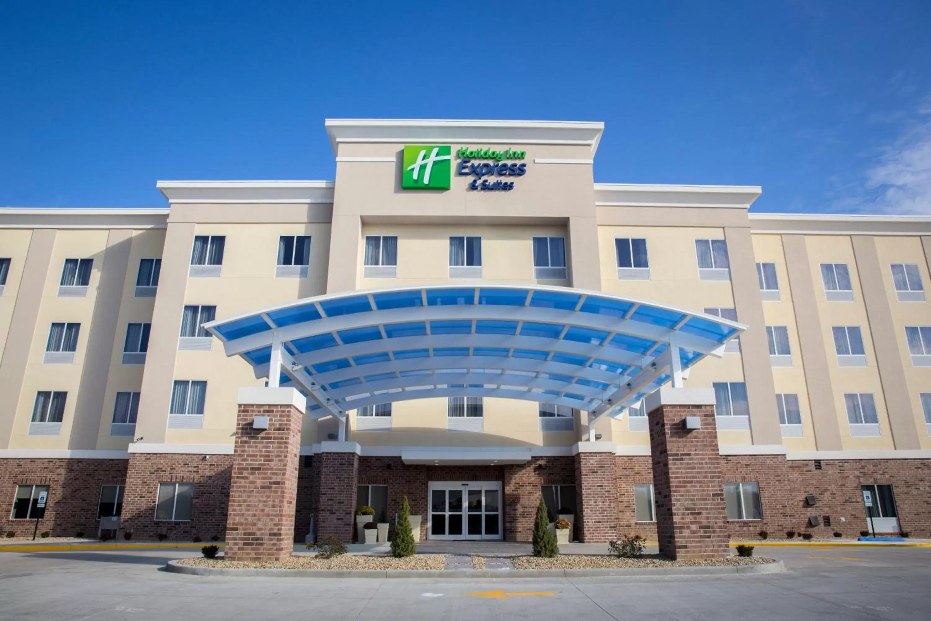 Property Building in Holiday Inn Express and Suites Edwardsville, an IHG Hotel