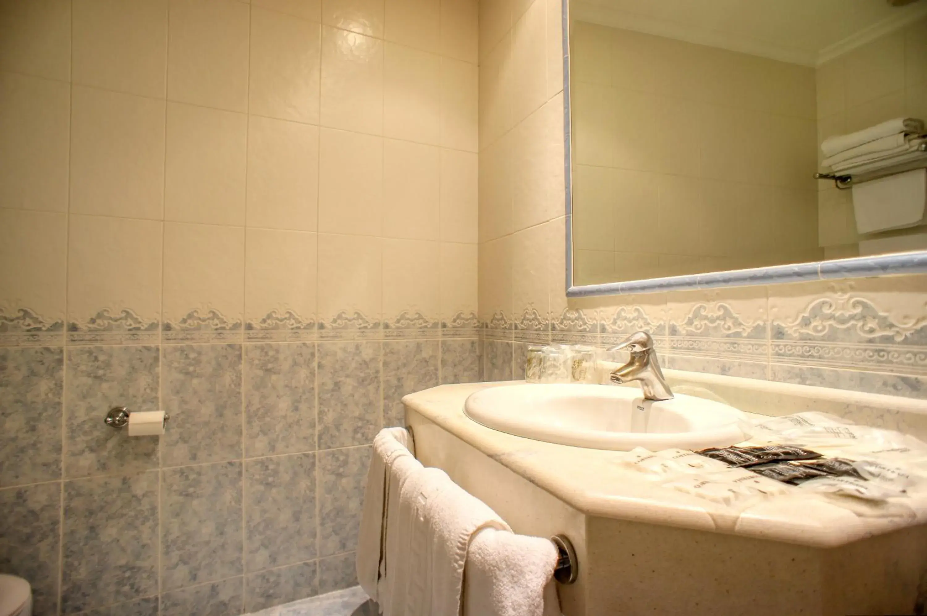 Bathroom in Hotel Montermoso