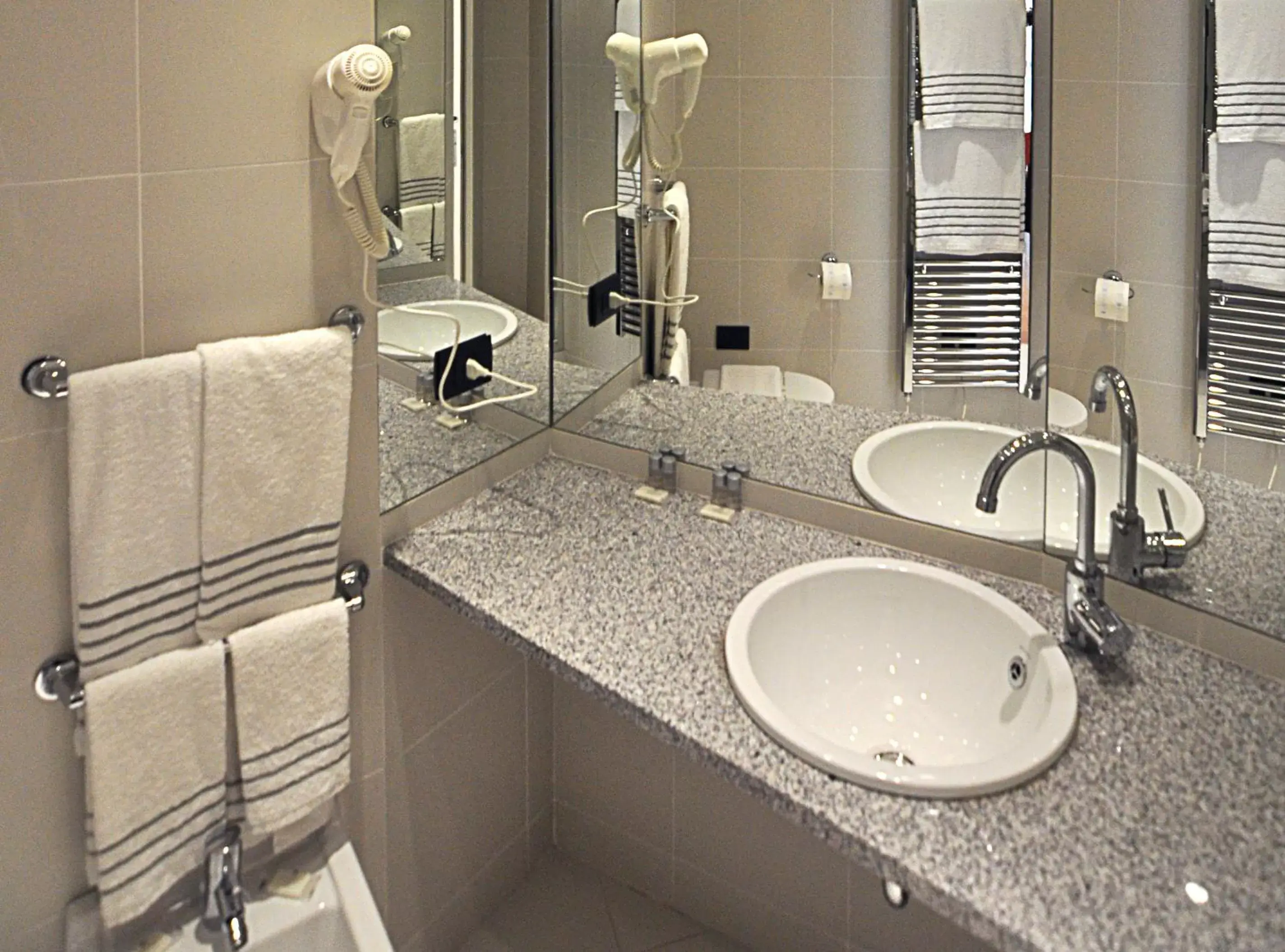 Bathroom in BB Hotels Aparthotel Isola